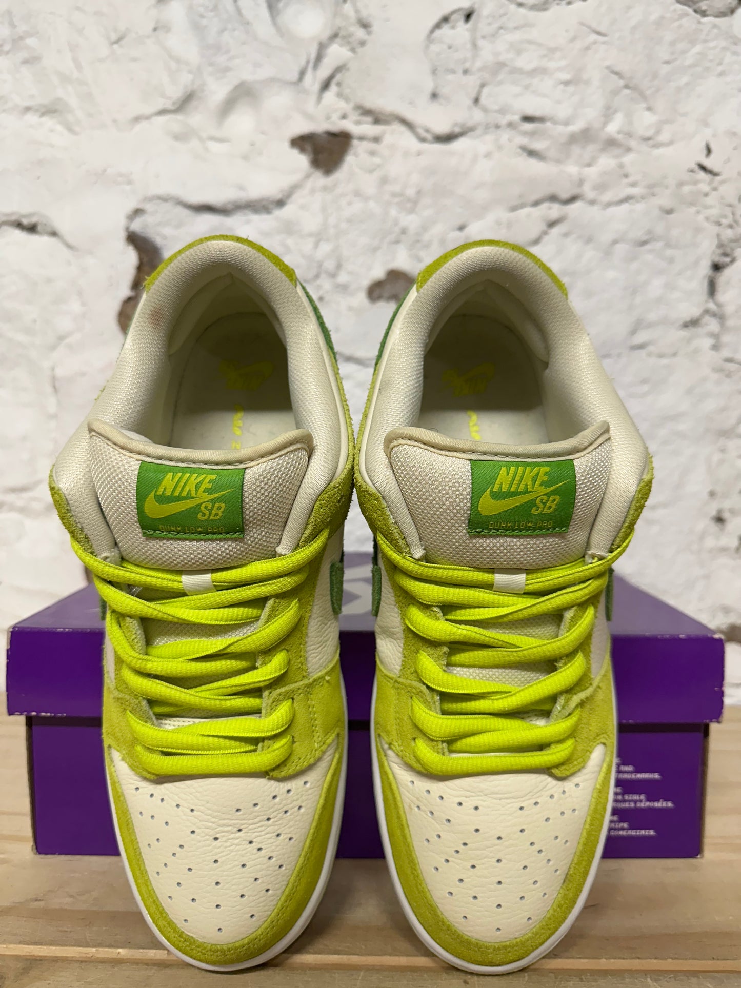 Nike SB Dunk Low Green Apple Sz 9.5