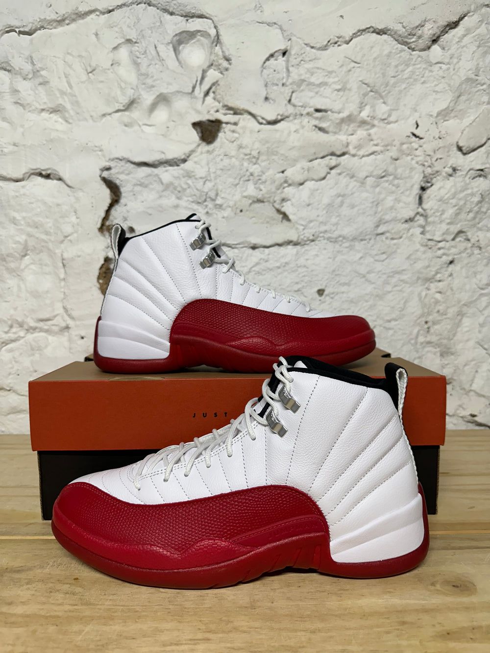 Air Jordan 12 Cherry Sz 10 DS