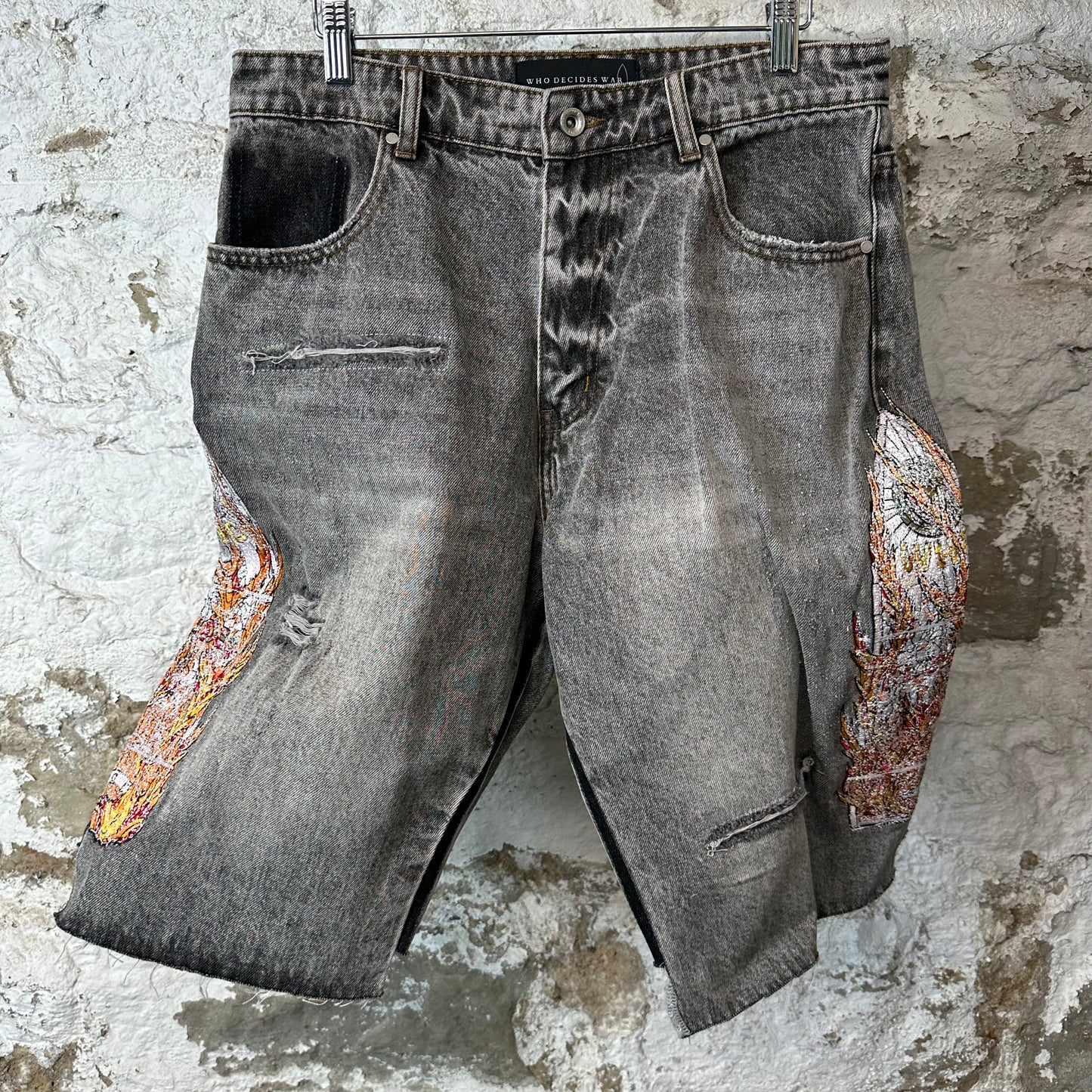 Who Decides War Flame Stained Glass Grey Denim Shorts Sz 30