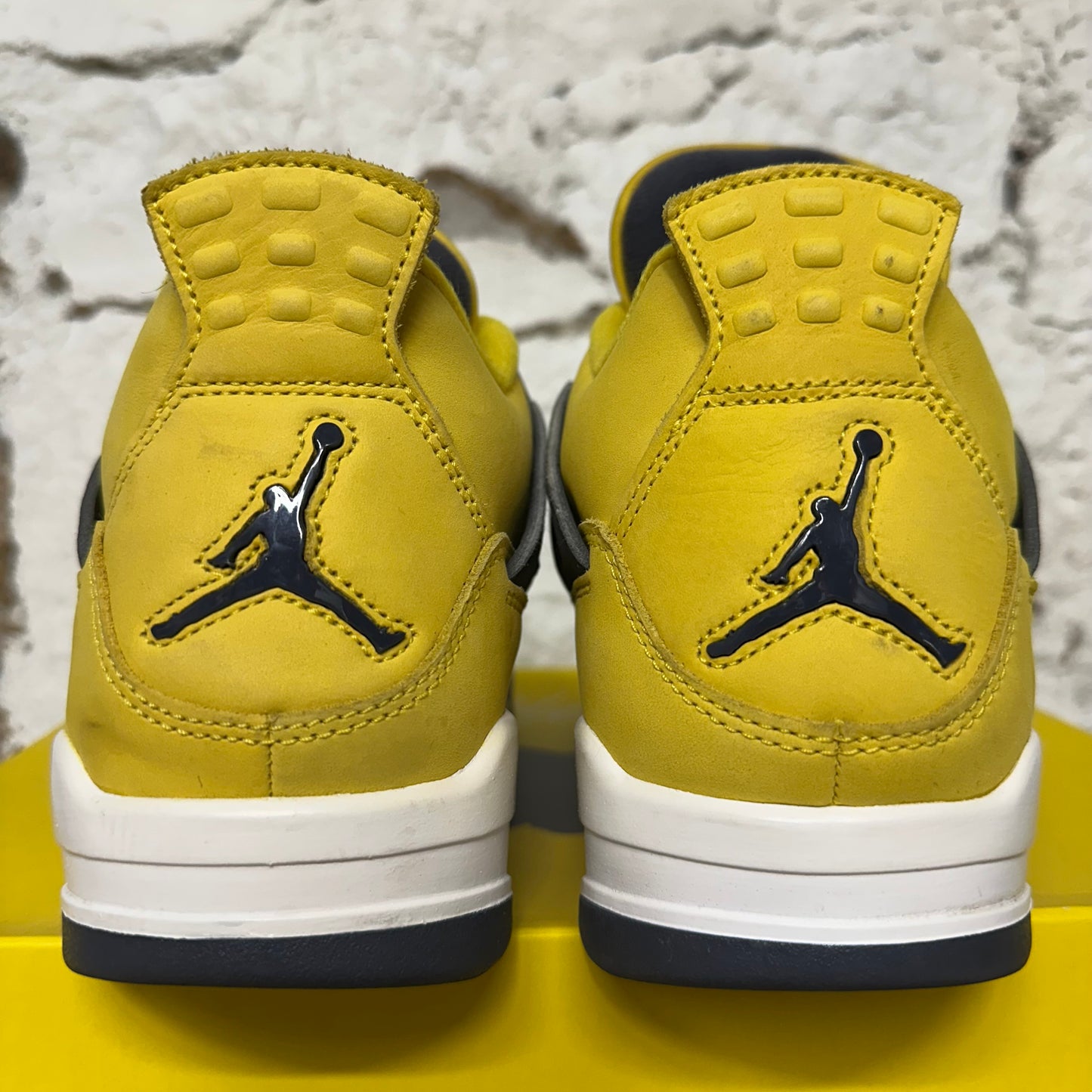 Air Jordan 4 Lightning Sz 9.5