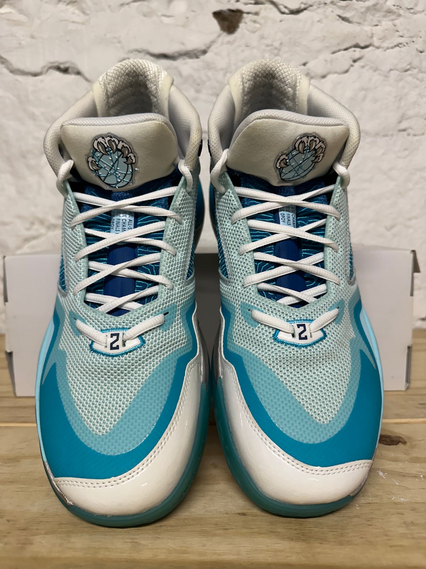 New Balance Kawhi Snowman Sz 11