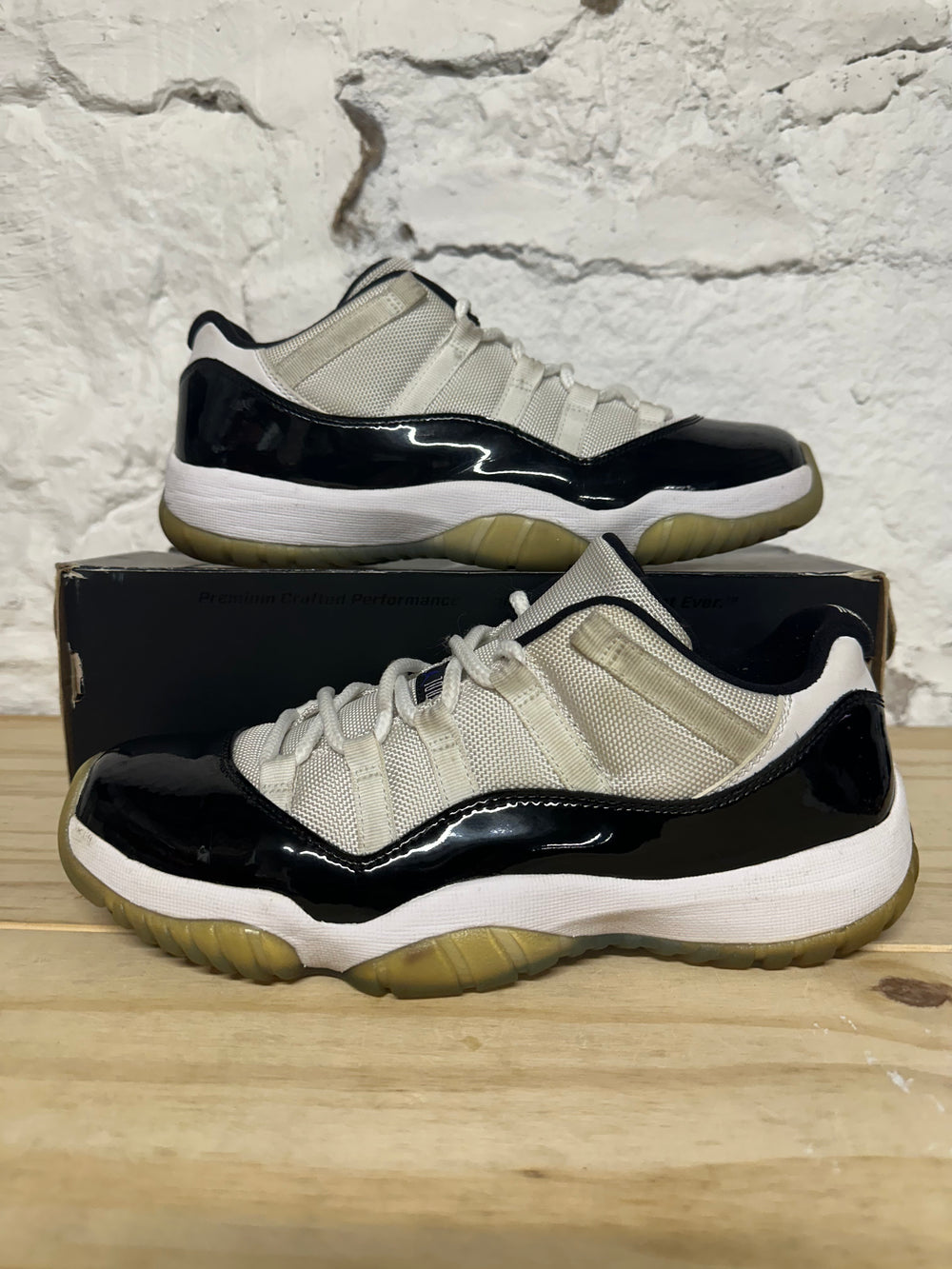 Air Jordan 11 Low Concord Sz 8.5