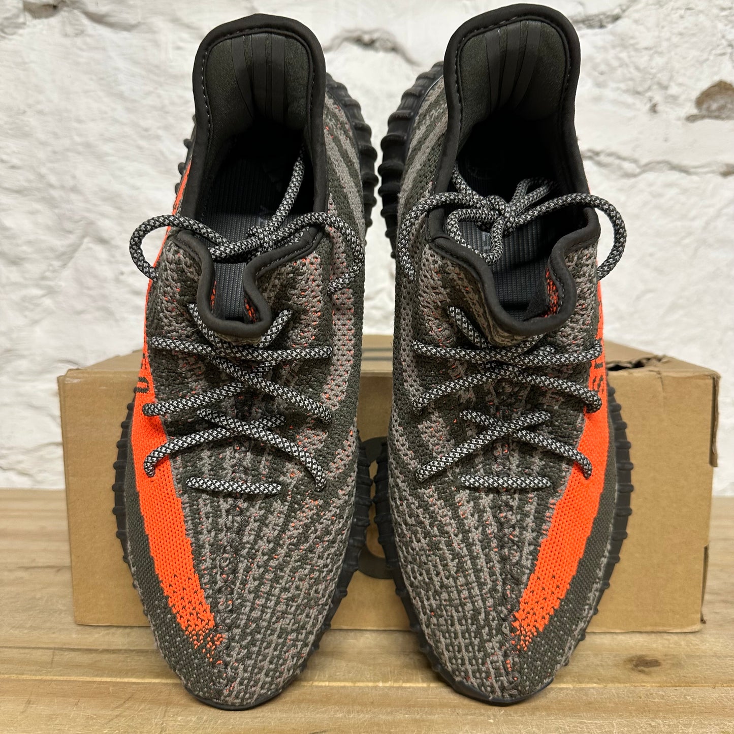 Yeezy 350 V2 Carbon Beluga Sz 10