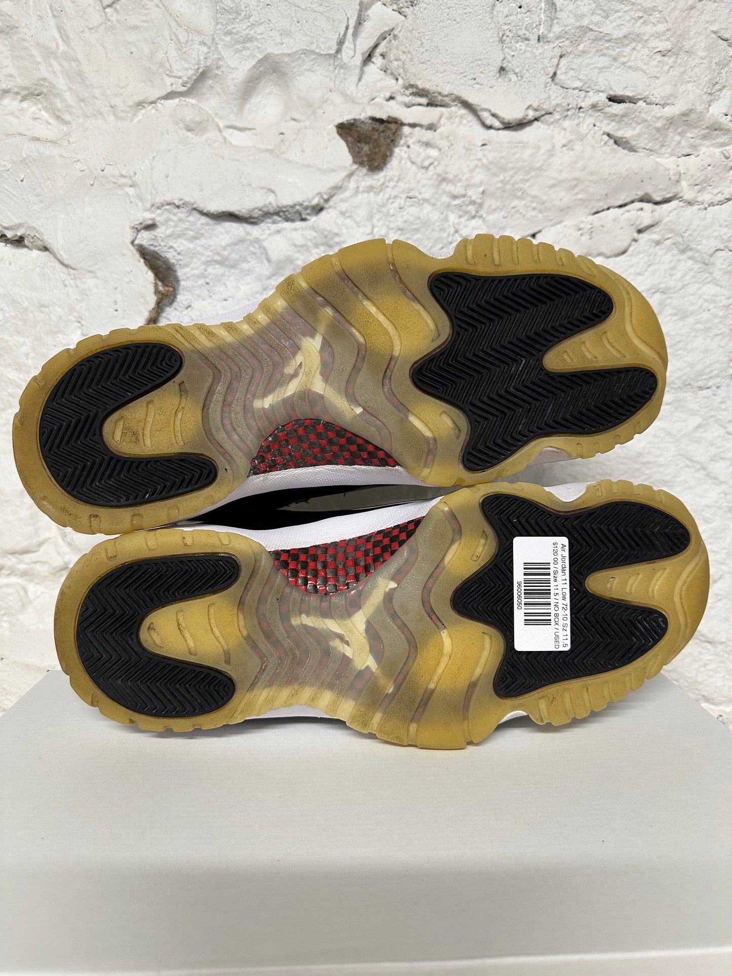 Air Jordan 11 Low 72-10 Sz 11.5