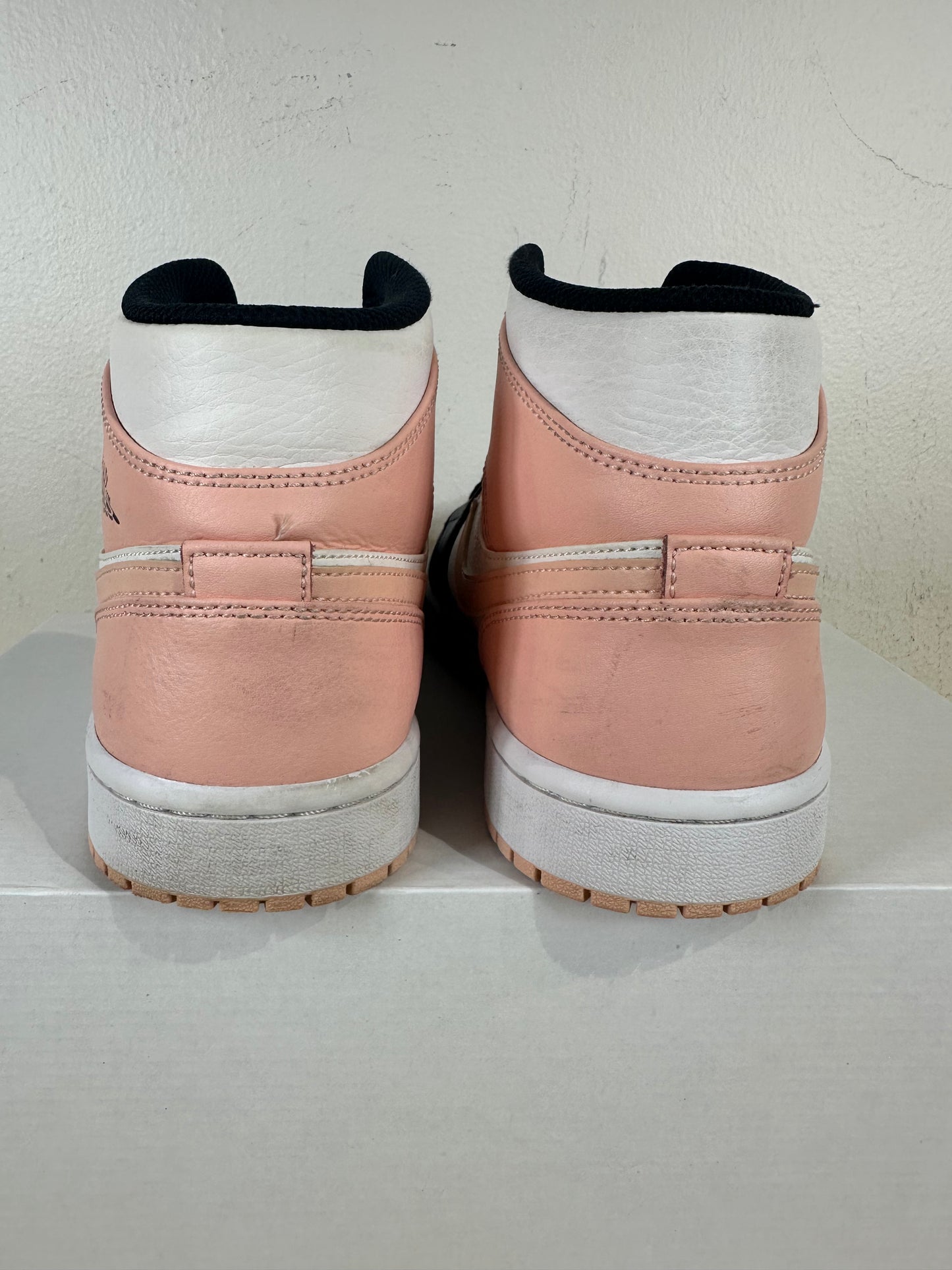 Air Jordan 1 Mid Crimson Tint Sz 9.5