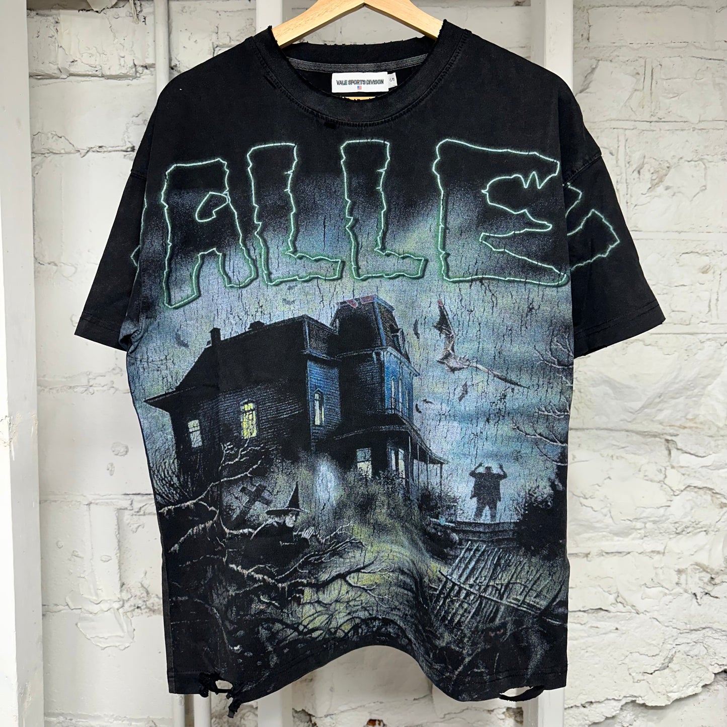 Vale Horror Black T-Shirt Sz S