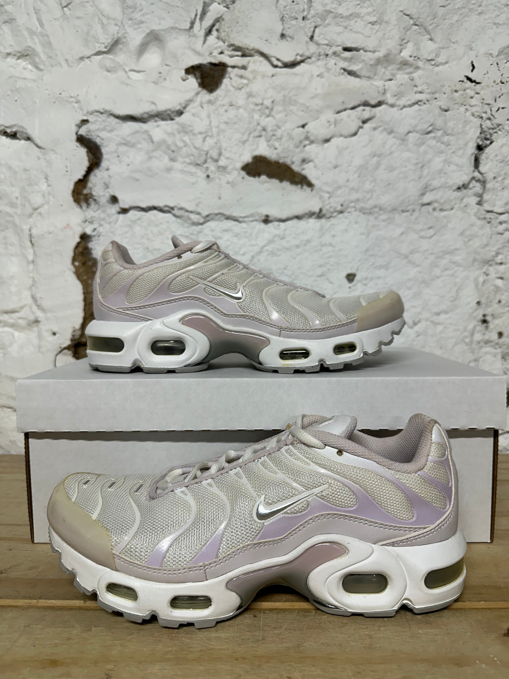 Nike Air Max Plus White Light Violet Sz 6.5Y