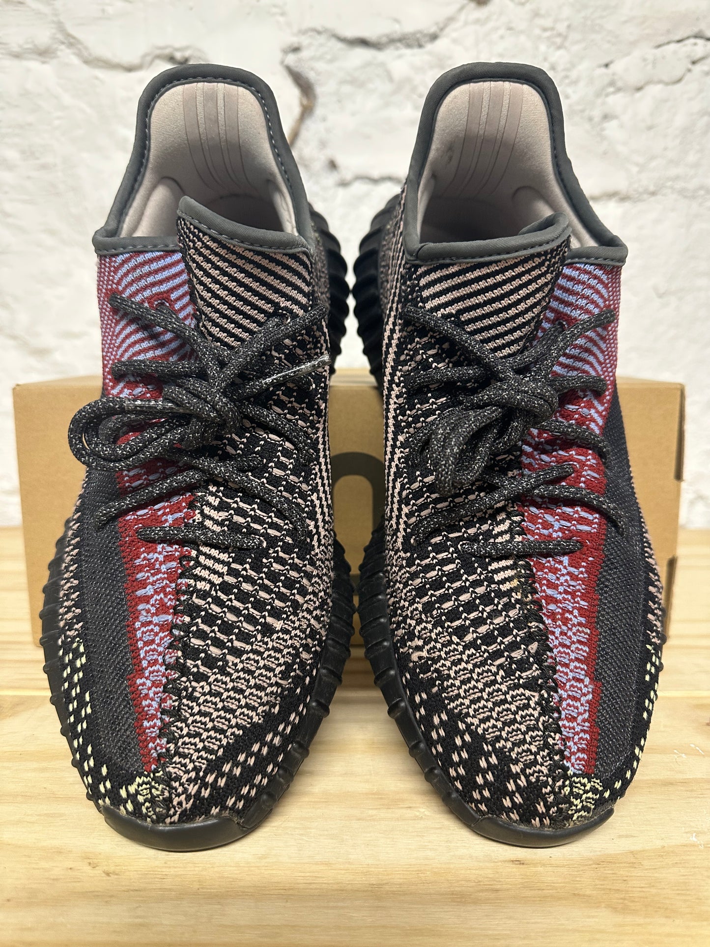 Yeezy 350 V2 Yecheil Sz 9.5