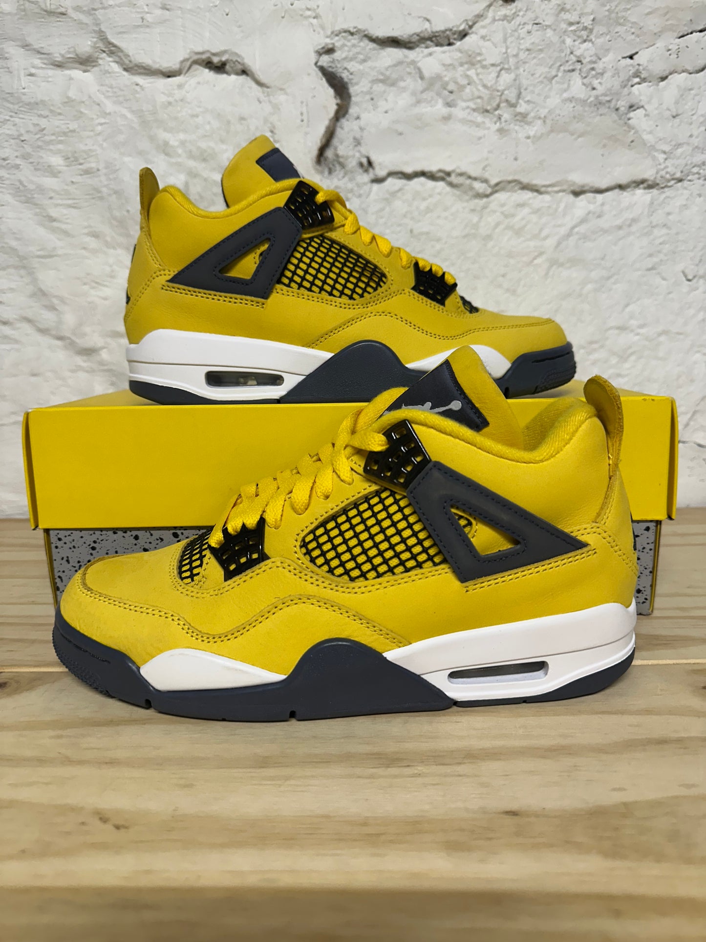 Air Jordan 4 Lightning Sz 7.5 DS