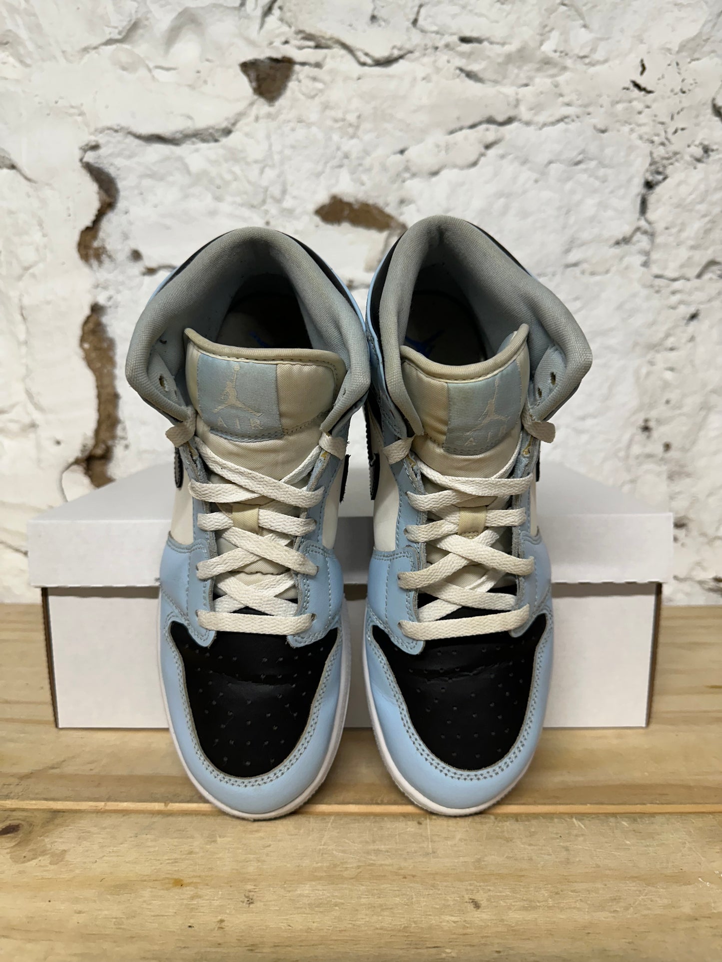 Air Jordan 1 Mid Ice Blue Sz 7Y