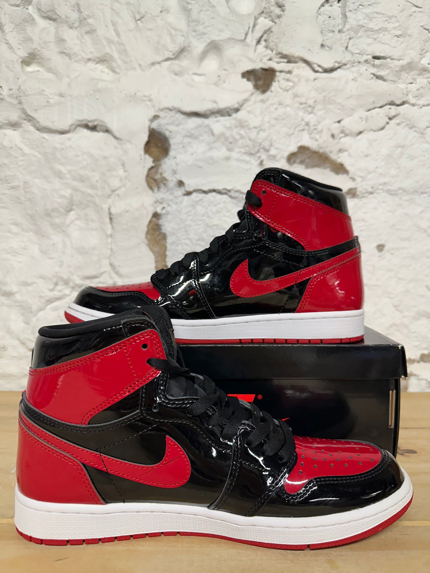Air Jordan 1 High Patent Bred Sz 9