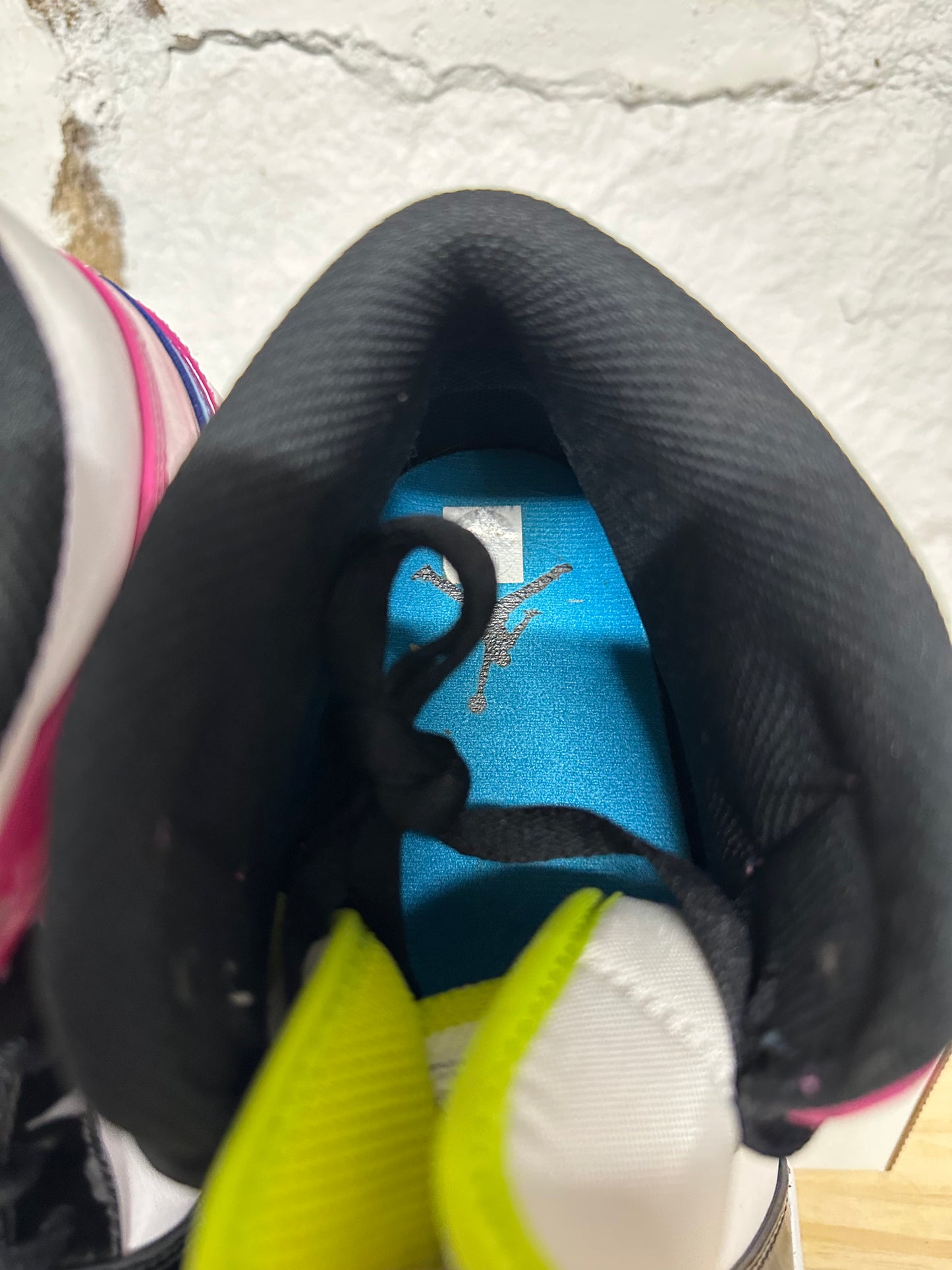 Air Jordan 1 Mid Cyber Active Fuschia Sz 10.5