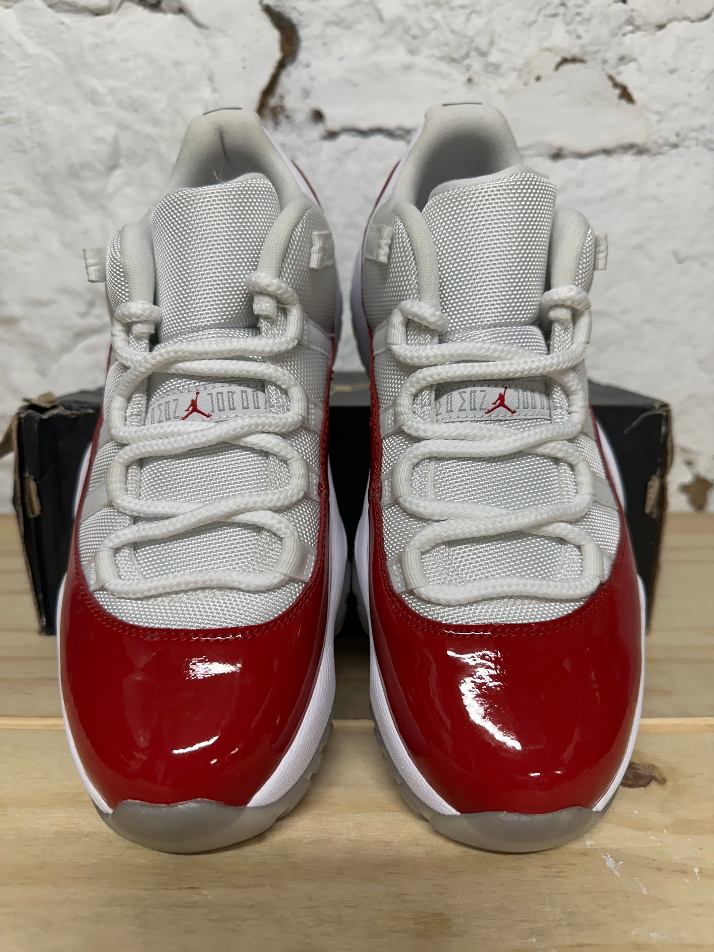 Air Jordan 11 Low Cherry Sz 8.5 DS