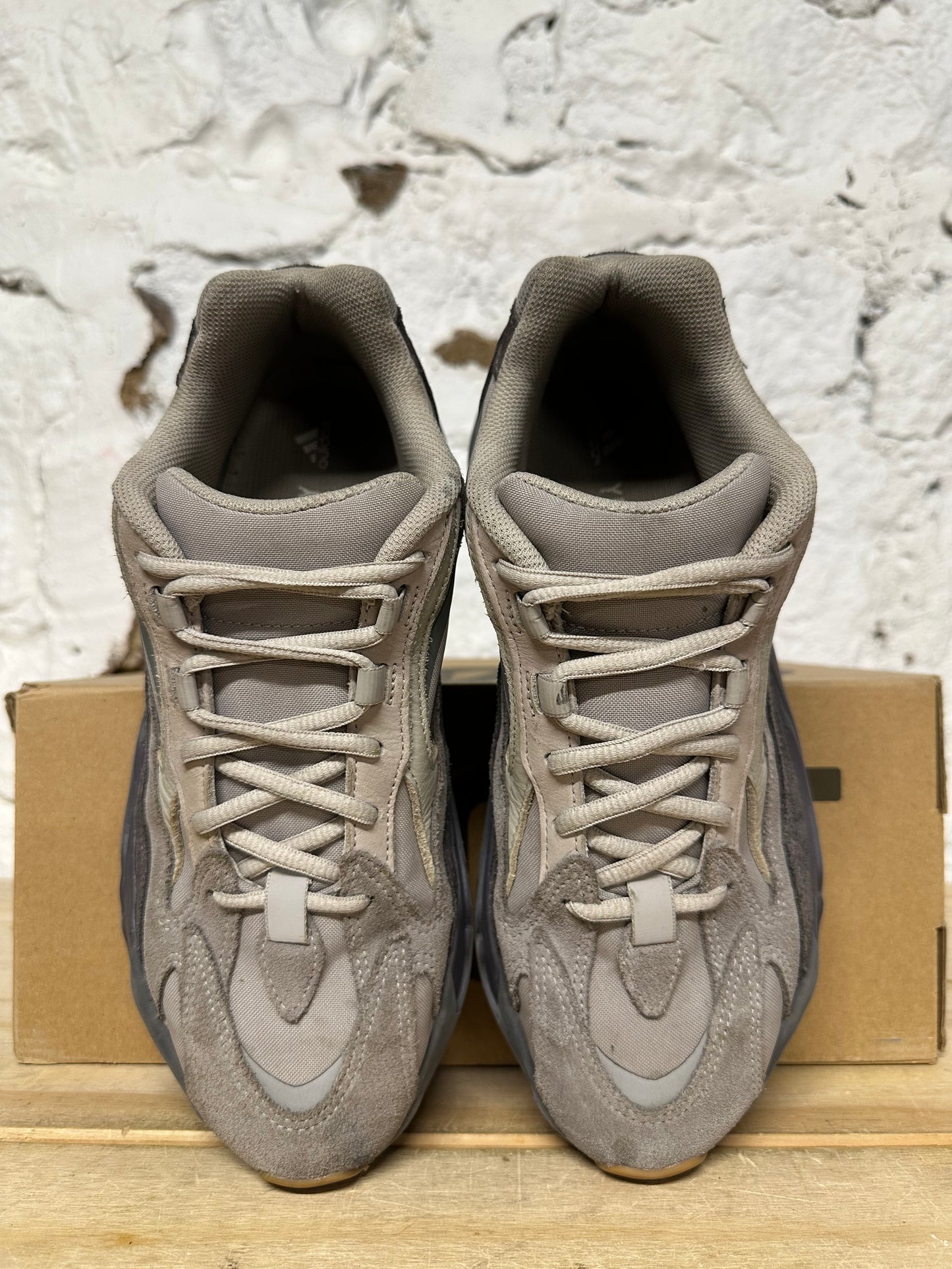 Yeezy 700 Tephra Sz 8.5