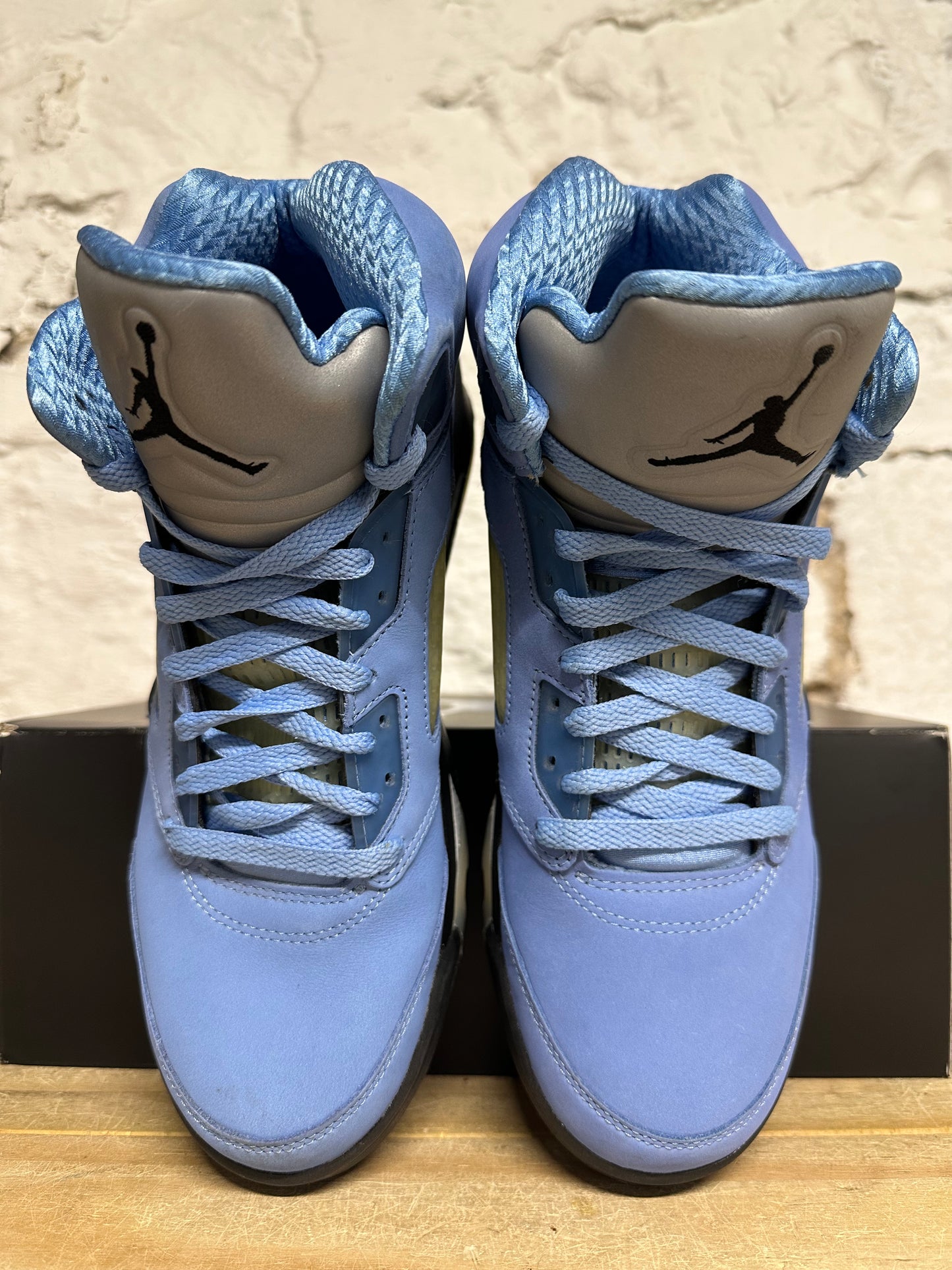 Air Jordan 5 UNC University Blue Sz 9.5