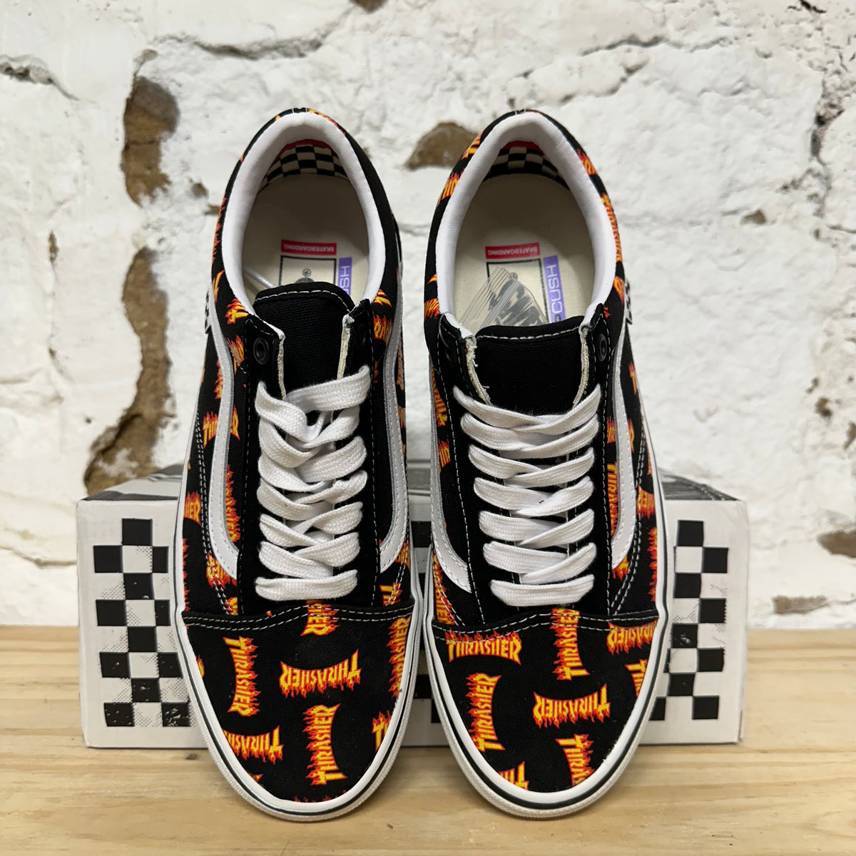 Vans Old Skool Thrasher Flame Logo Sz 8.5 DS