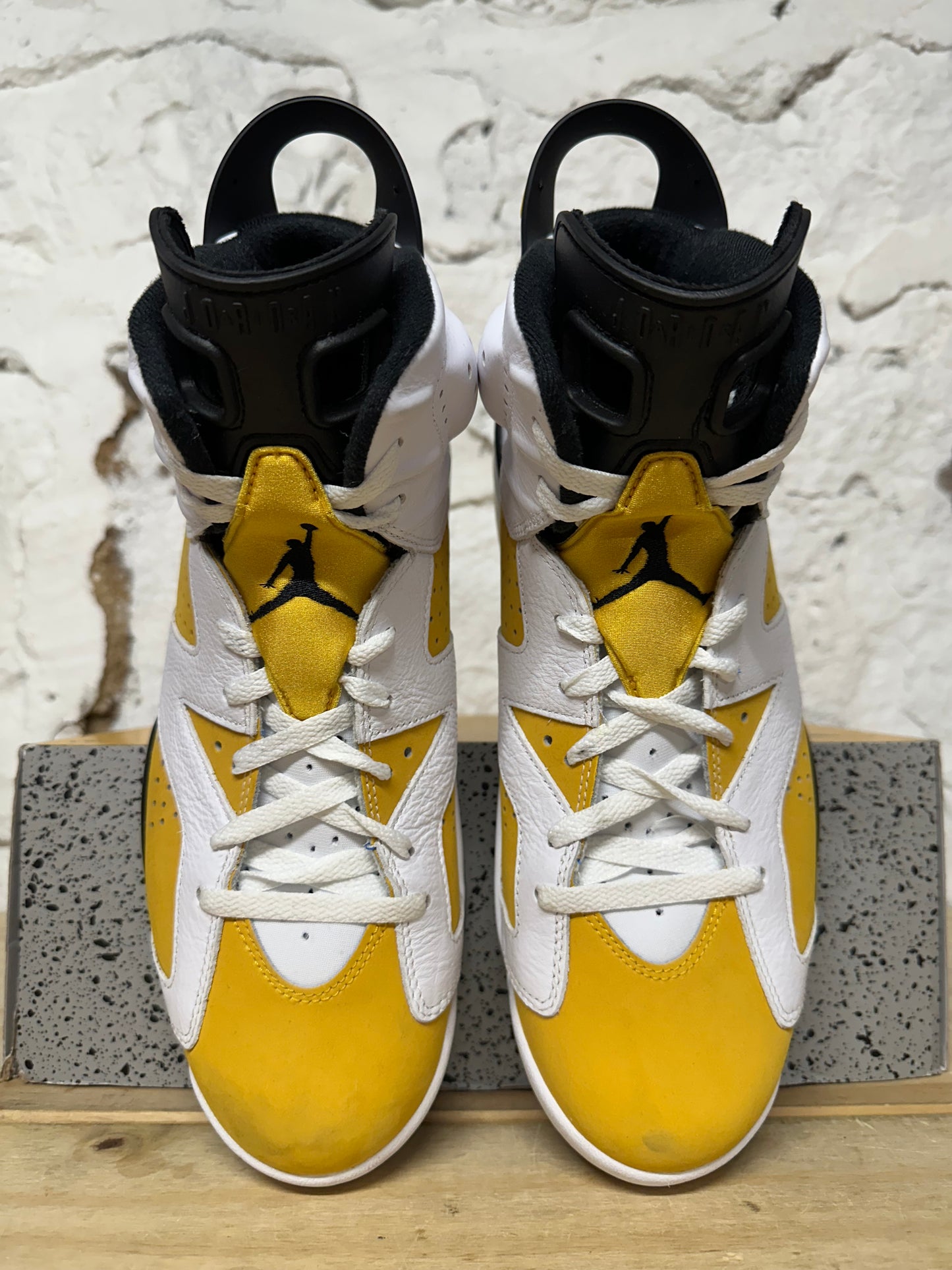 Air Jordan 6 Ochre Sz 12.5