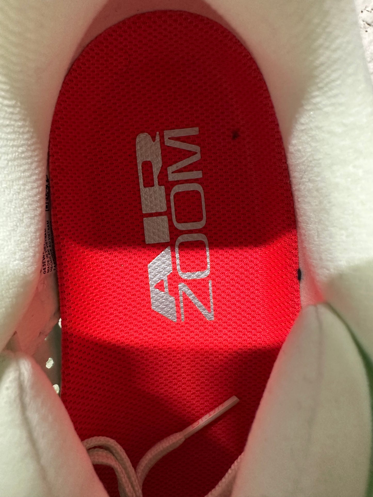 Nike Pegasus Premium Barely Green Sz 11