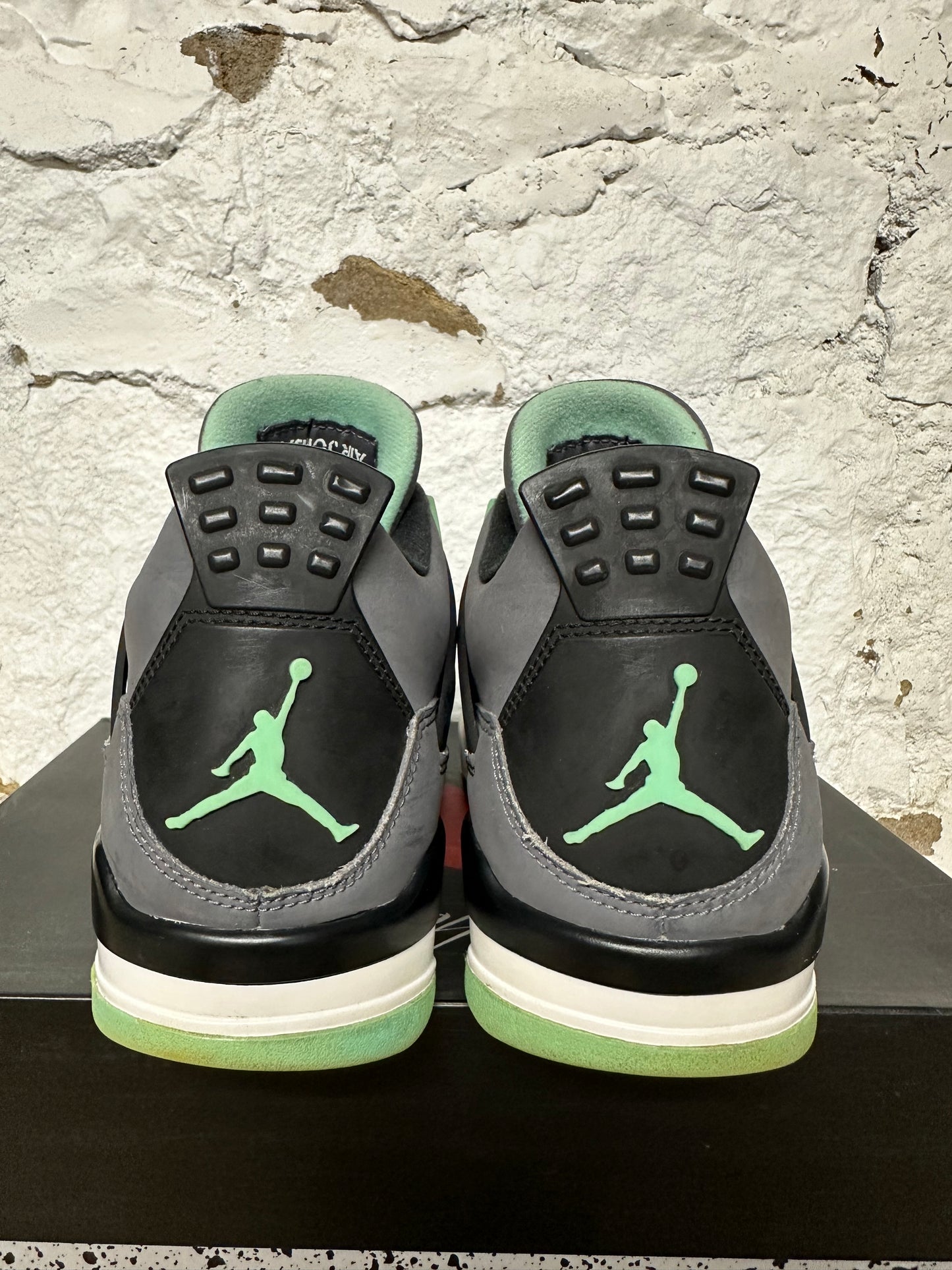 Air Jordan 4 Green Glow Sz 9.5