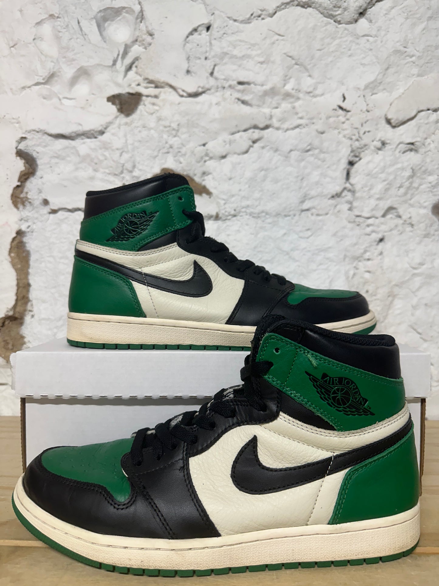 Air Jordan 1 High Pine Green Sz 11