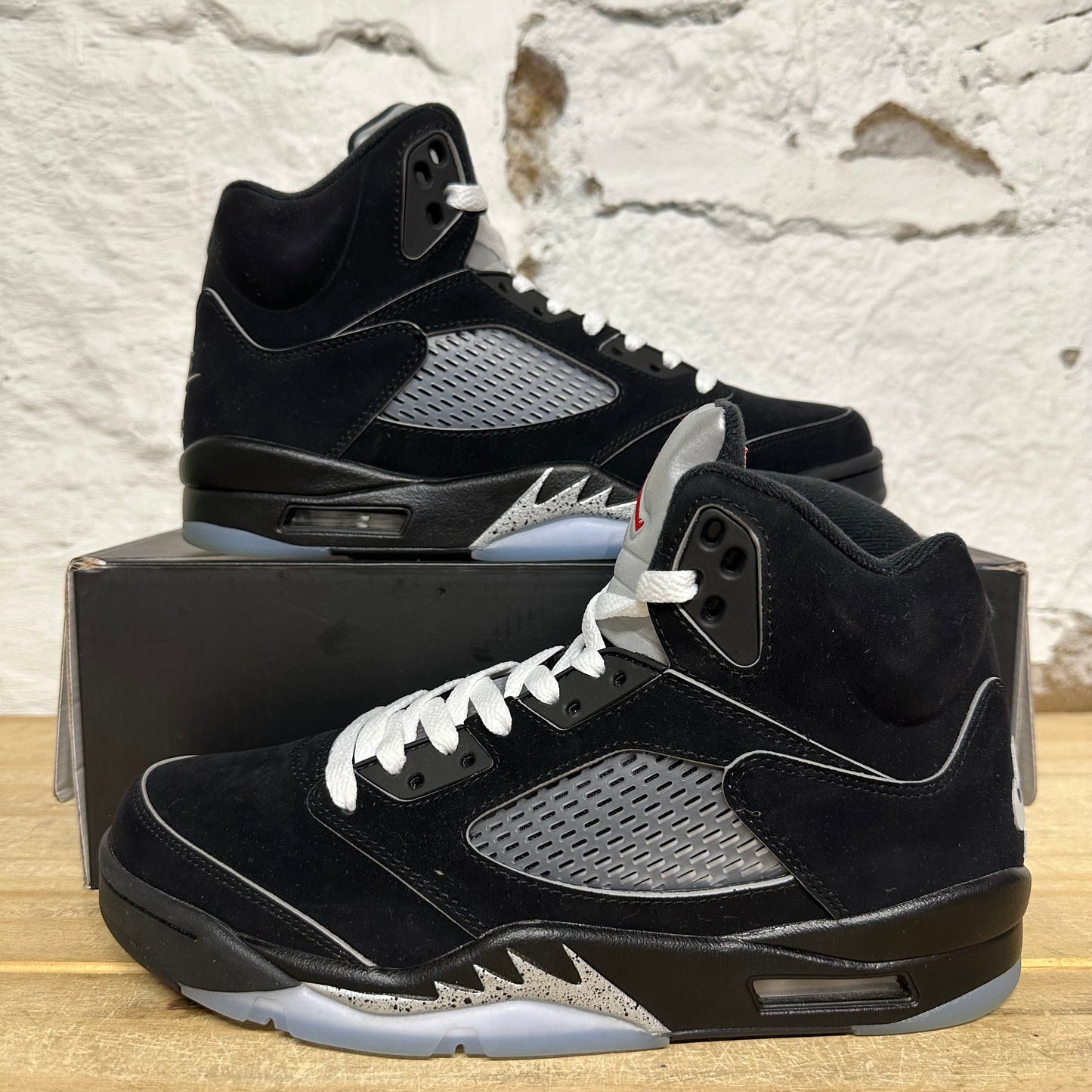 Air Jordan 5 Black Metallic Reimagined (2025) Sz 8