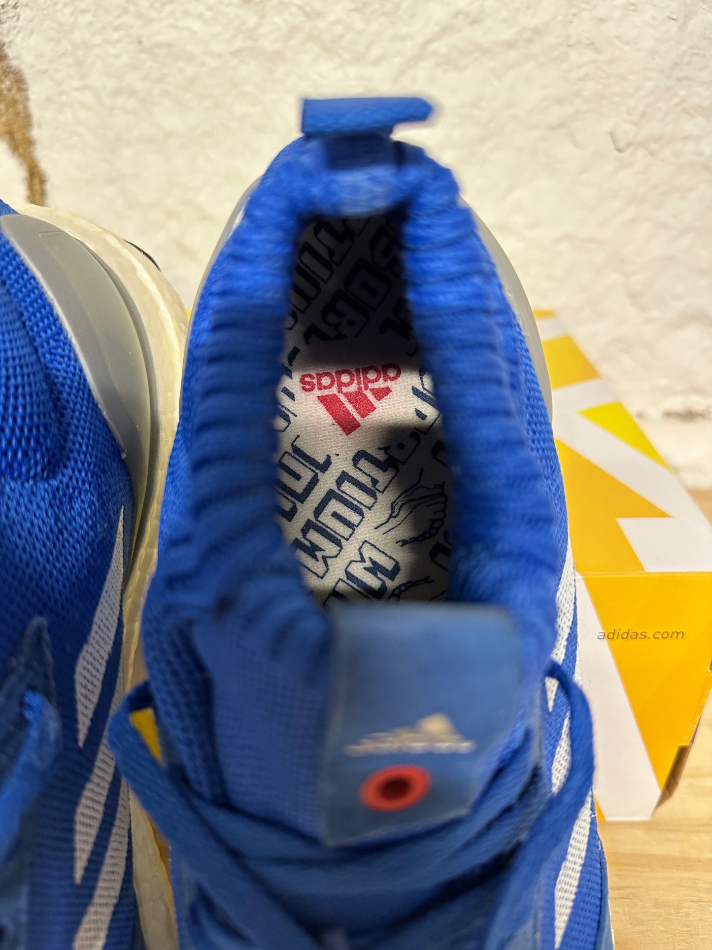 Adidas Ultra Boost Mid Run Thru Time Sz 10