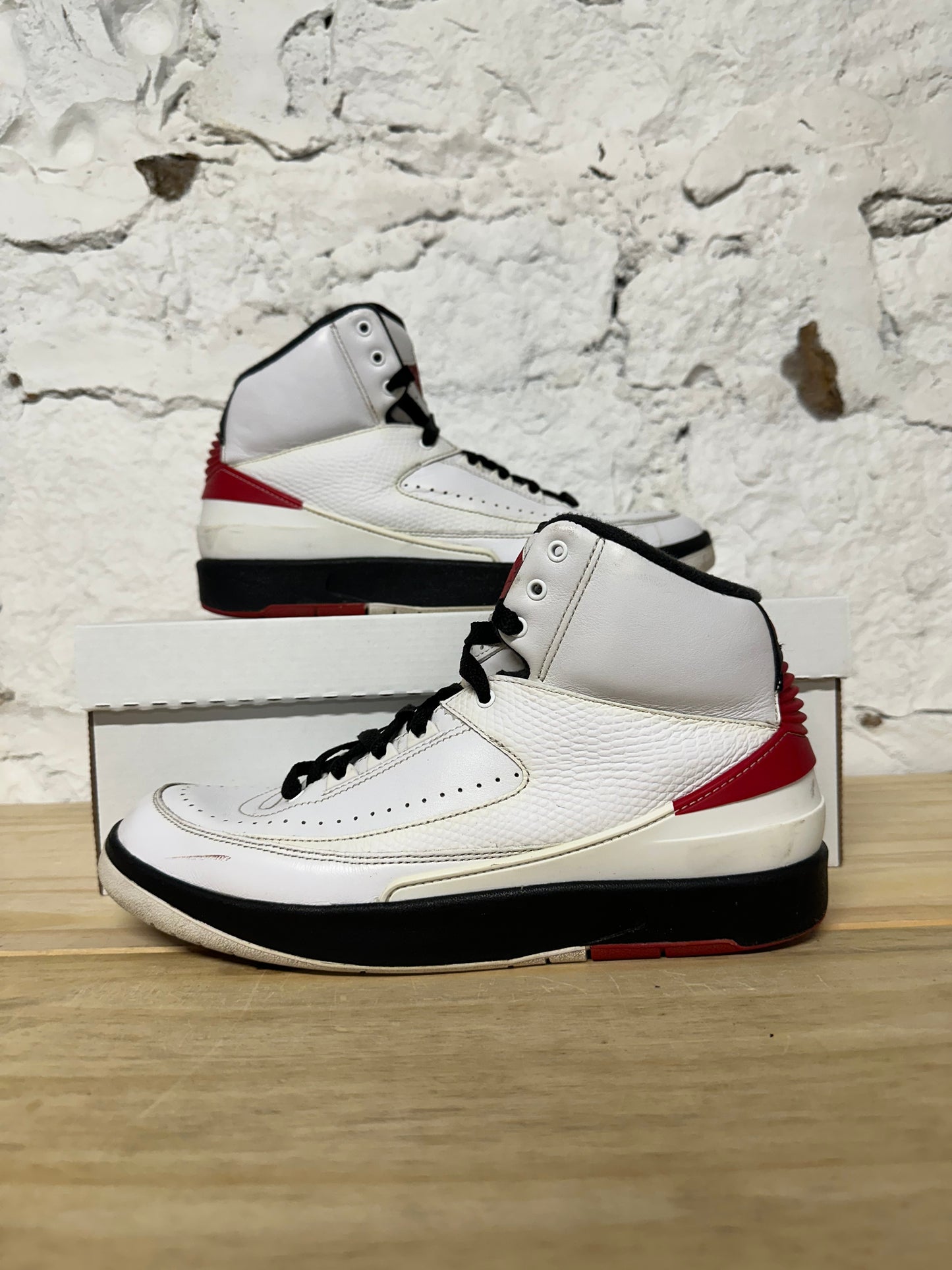 Air Jordan 2 Chicago Sz 9