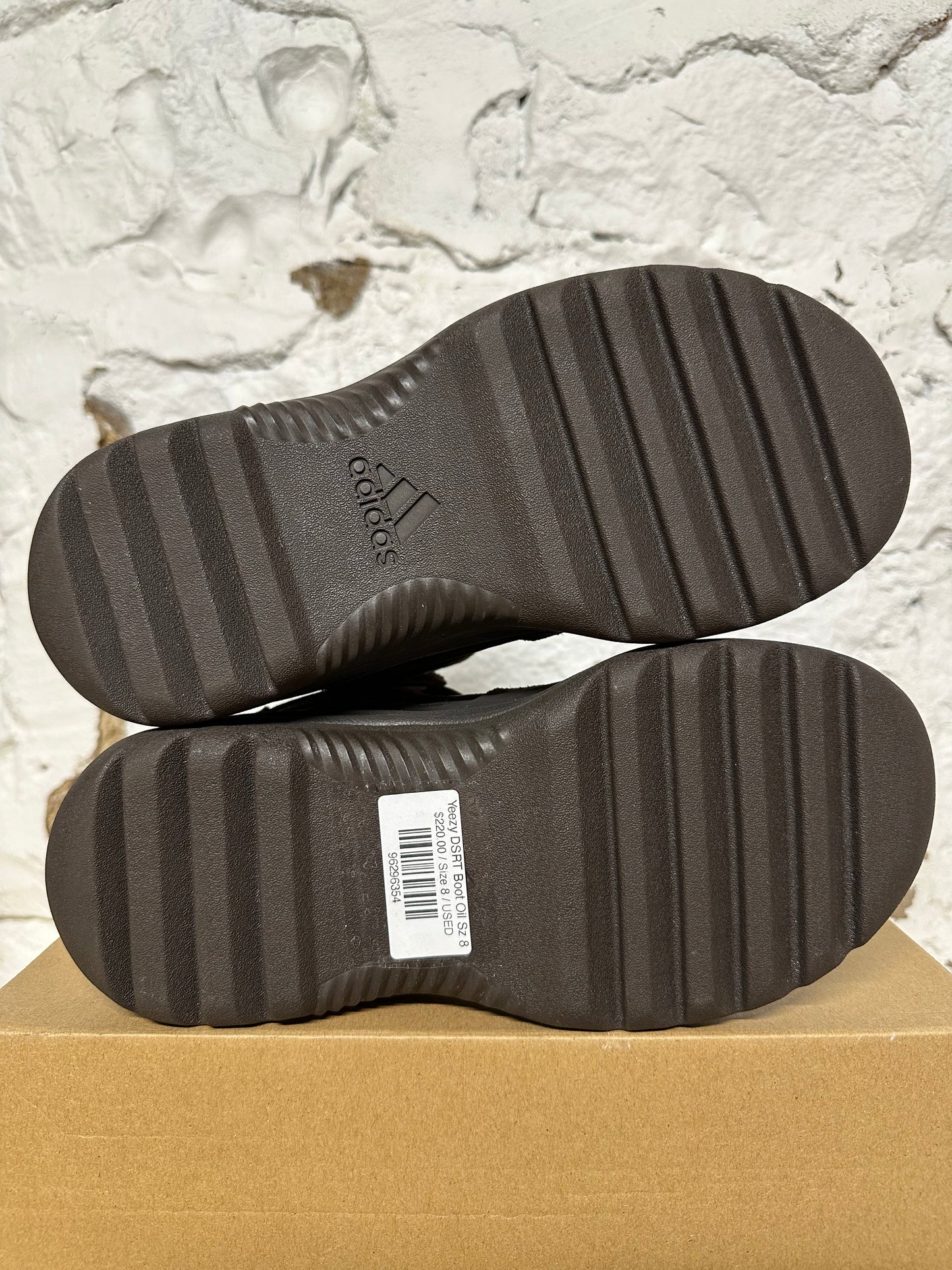 Yeezy DSRT Boot Oil Sz 8