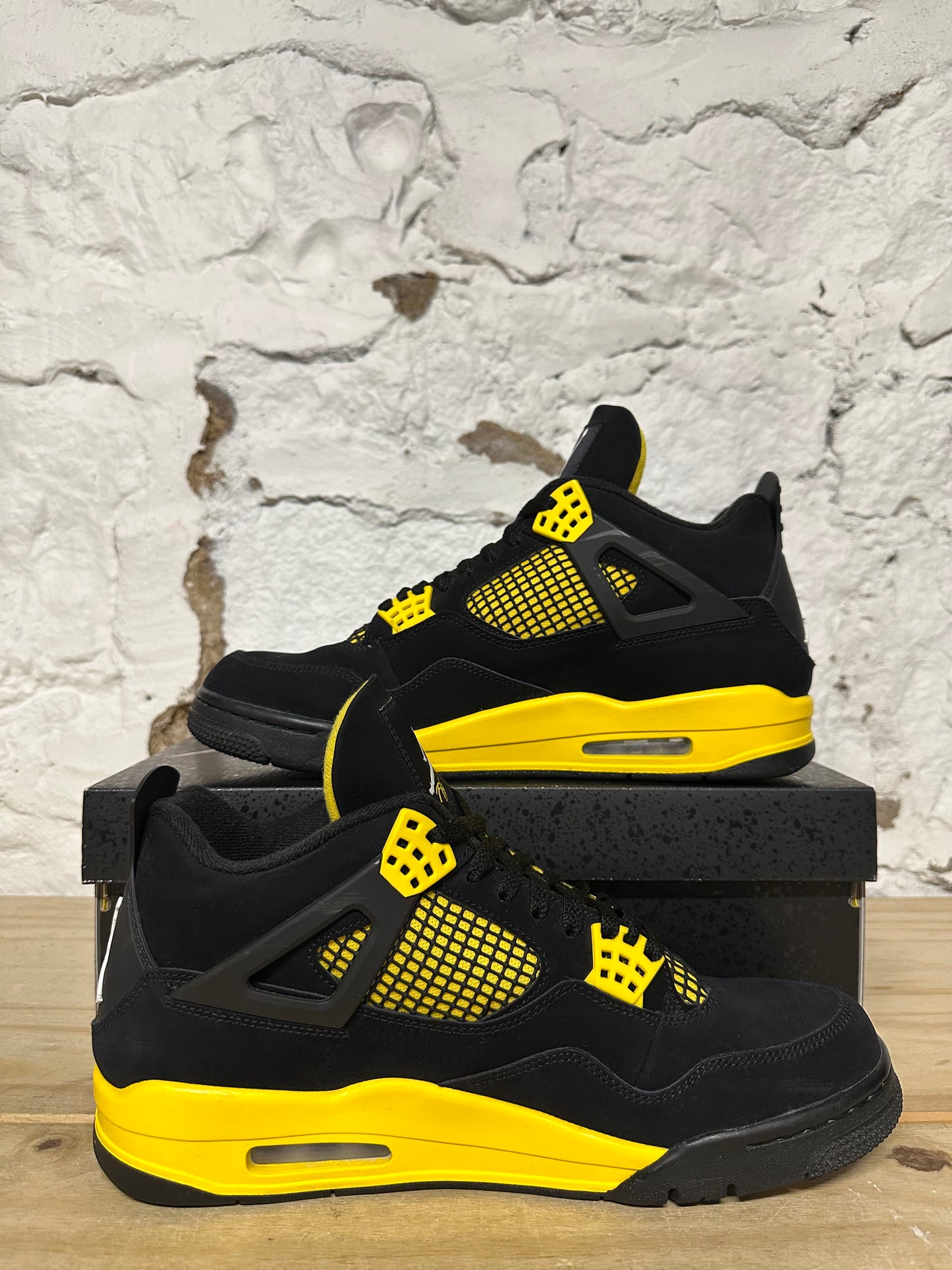Air Jordan 4 Thunder Sz 11