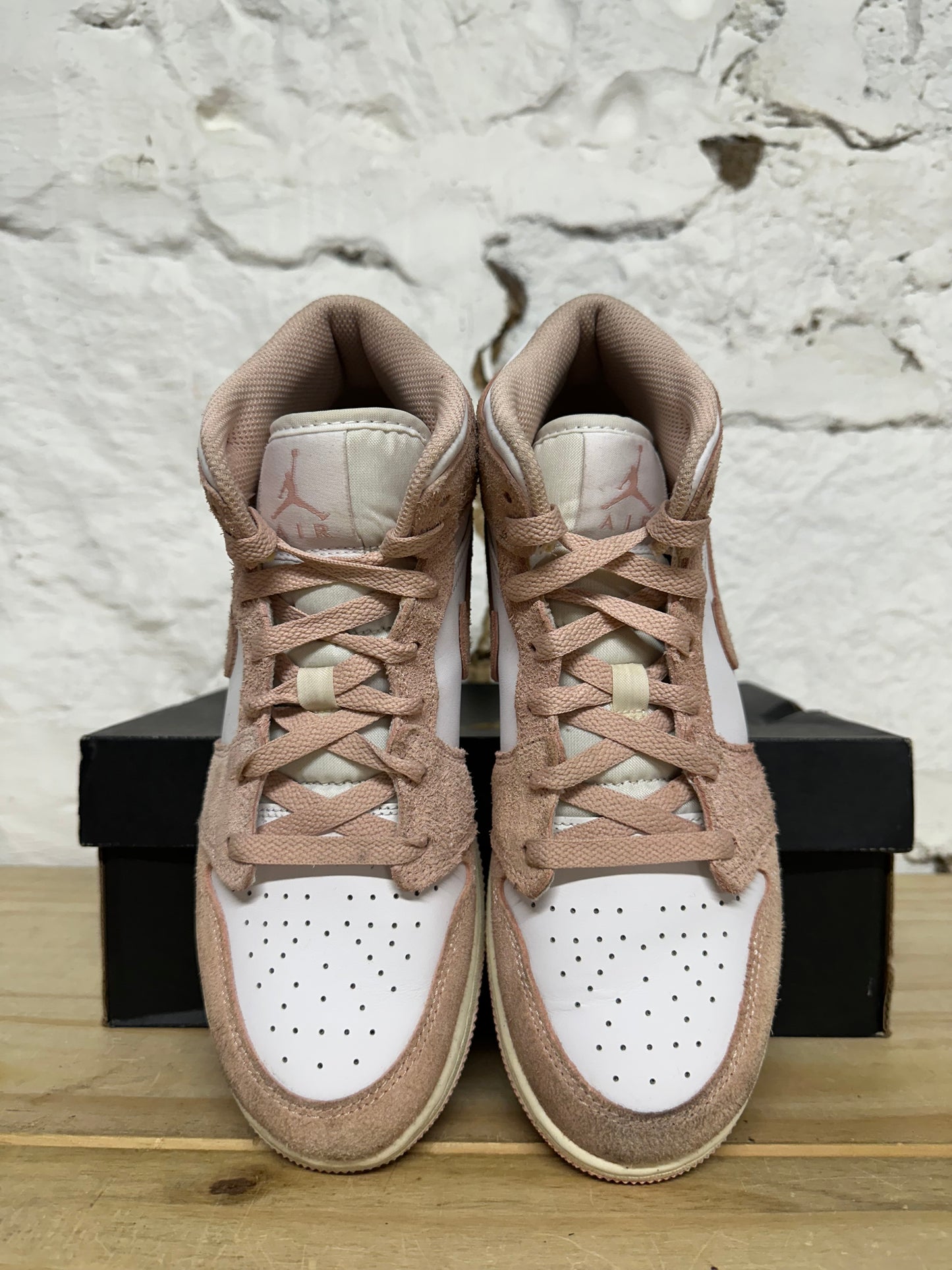 Air Jordan 1 Mid Legend Pink Sz 7Y