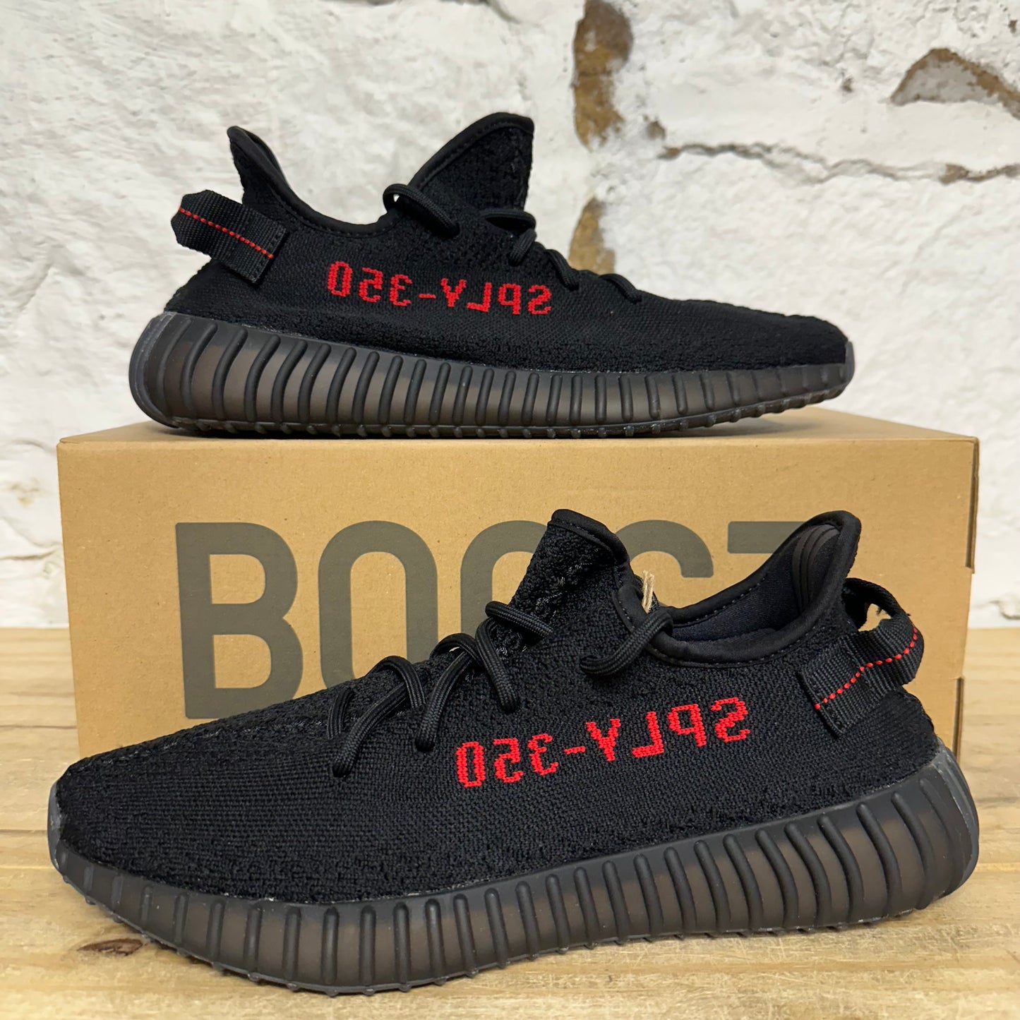 Yeezy 350 V2 Black Red Sz 9.5 DS
