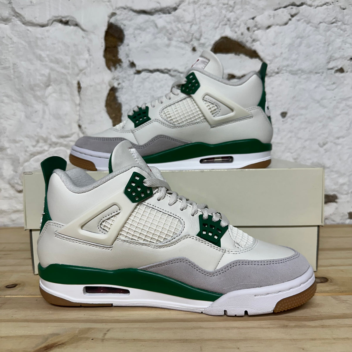 Air Jordan 4 SB Pine Green Sz 7 DS
