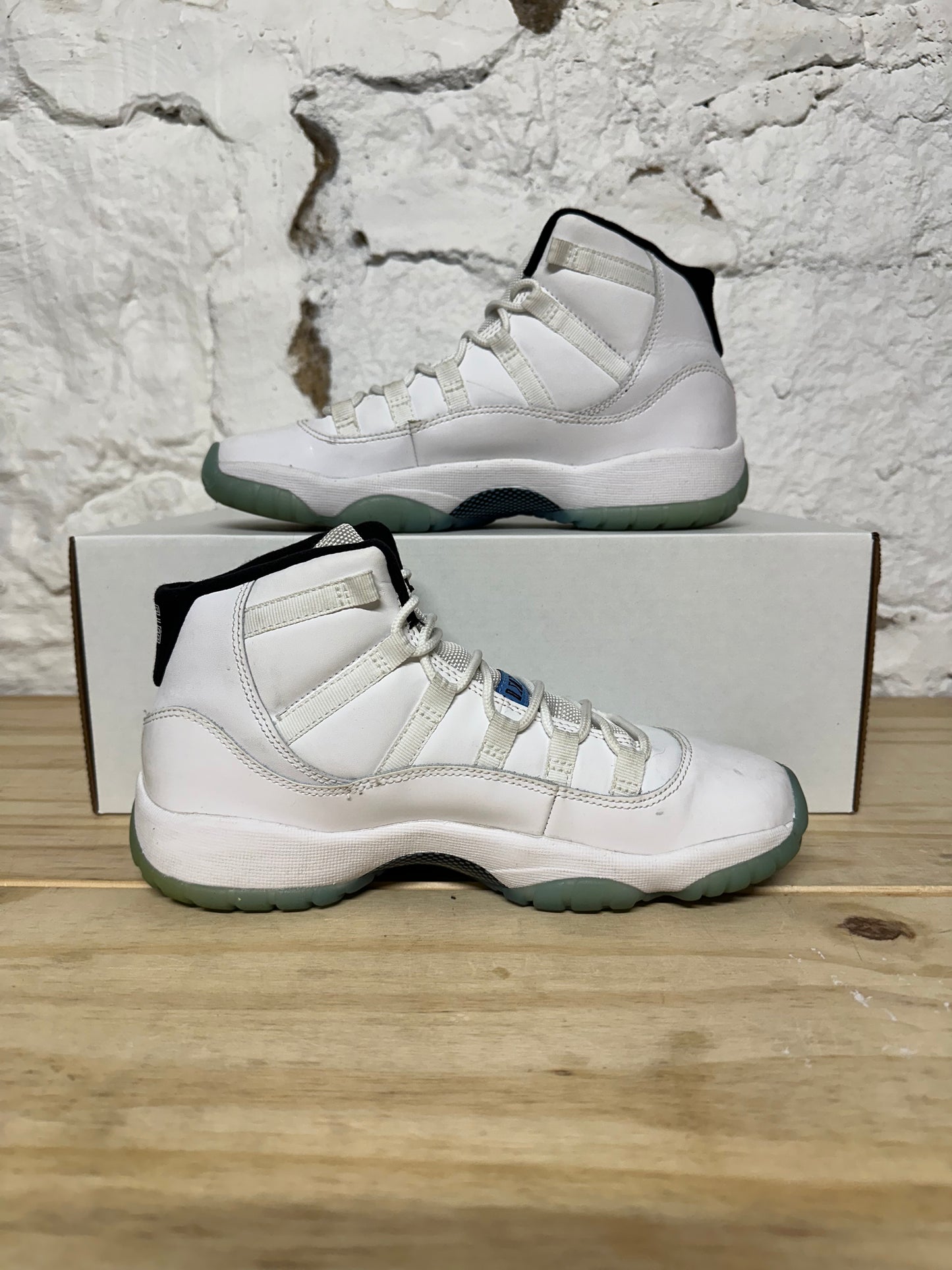 Air Jordan 11 High Legend Blue Sz 5Y