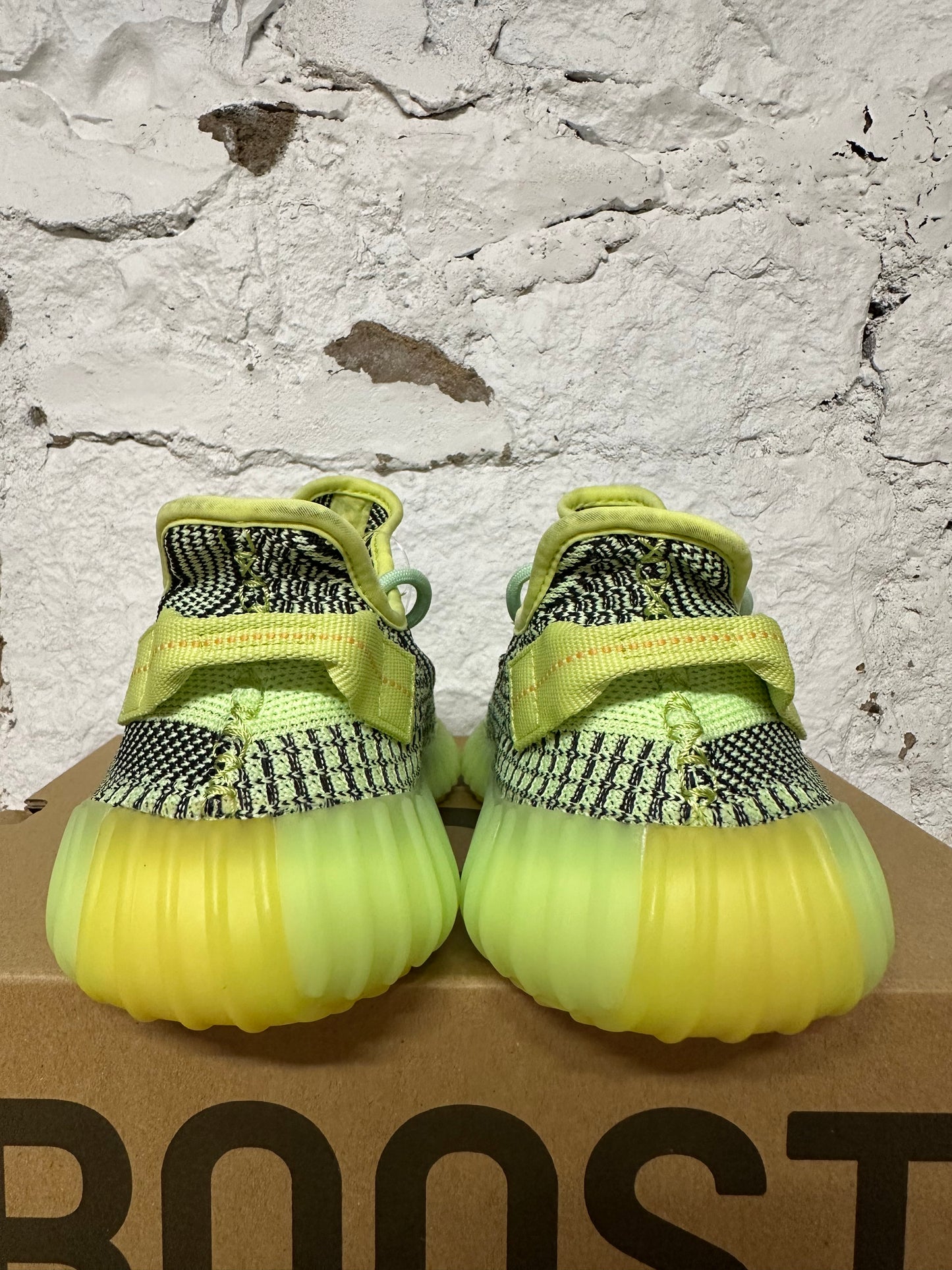 Yeezy 350 V2 Yeezreel Sz 9 DS