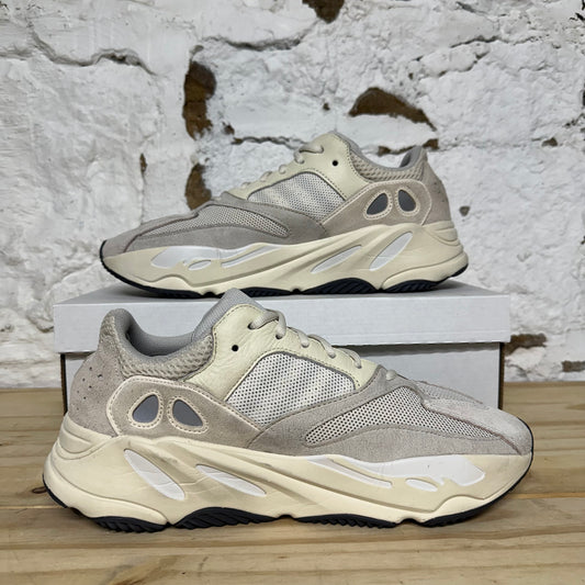 Yeezy 700 Analog Sz 12.5