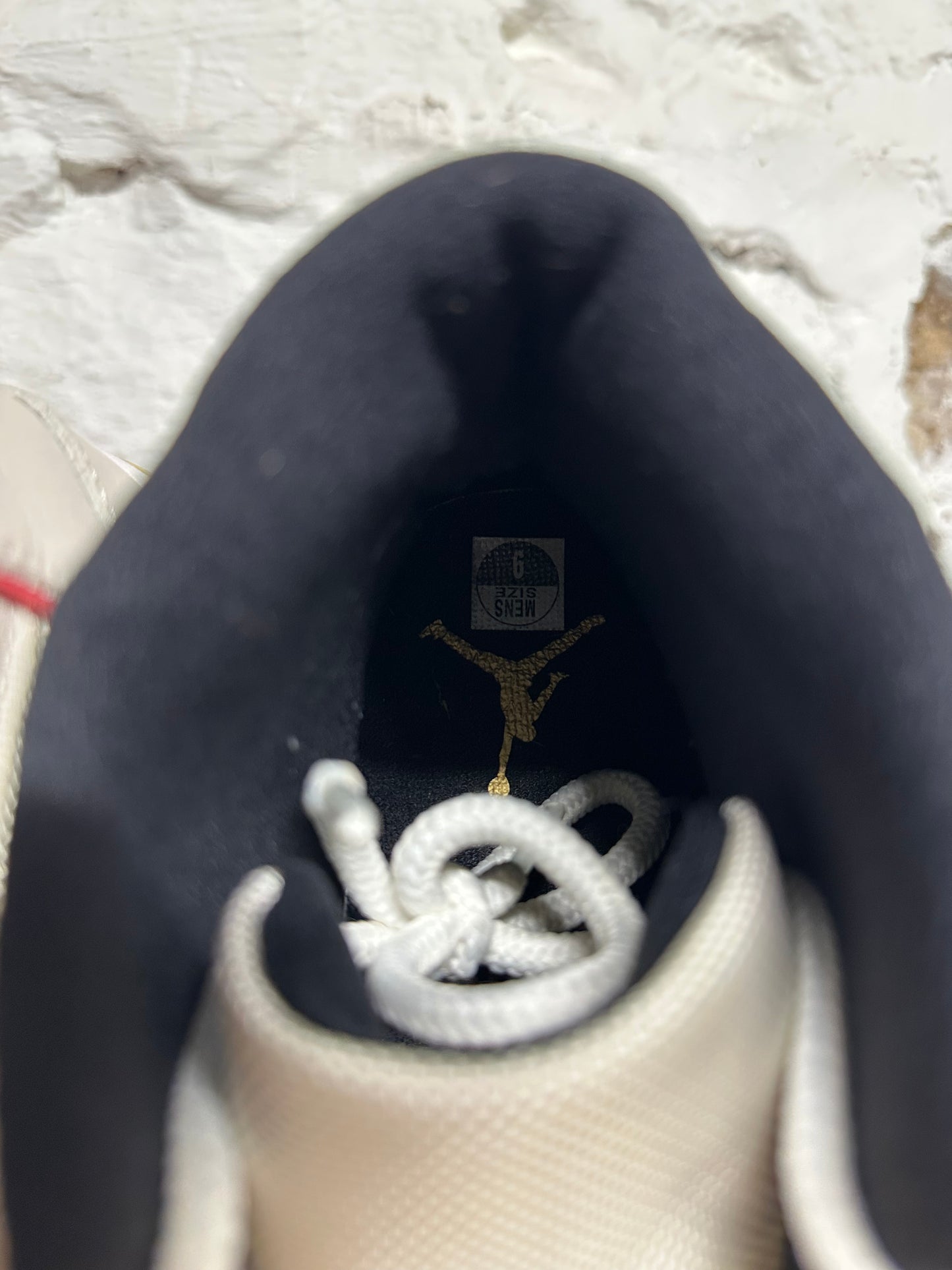 Air Jordan 11 High Platinum Tint Sz 9