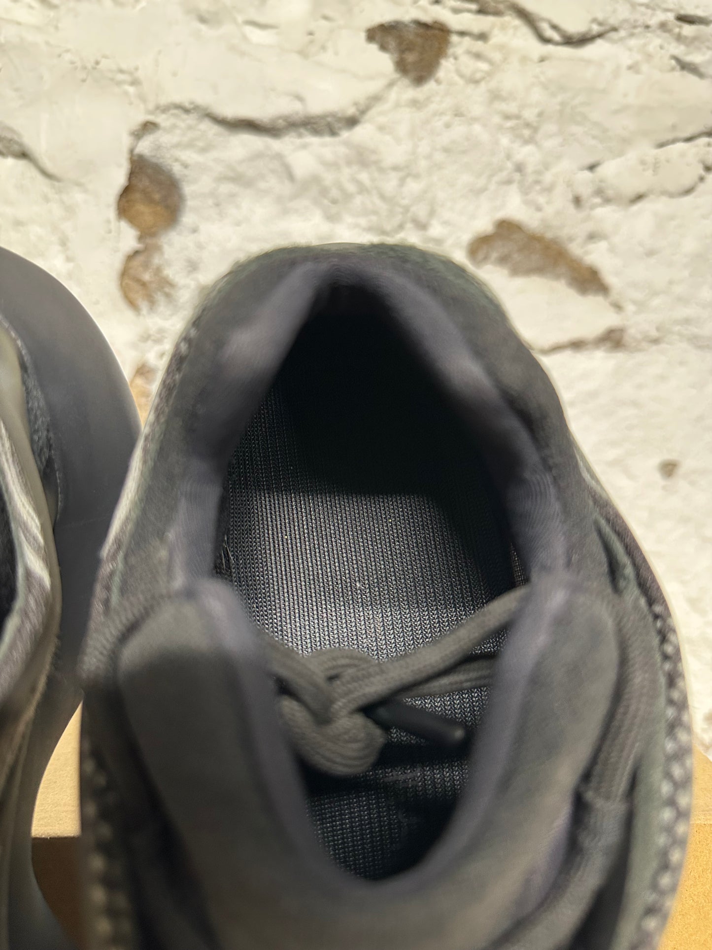 Yeezy 700 V3 Dark Glow Sz 9.5