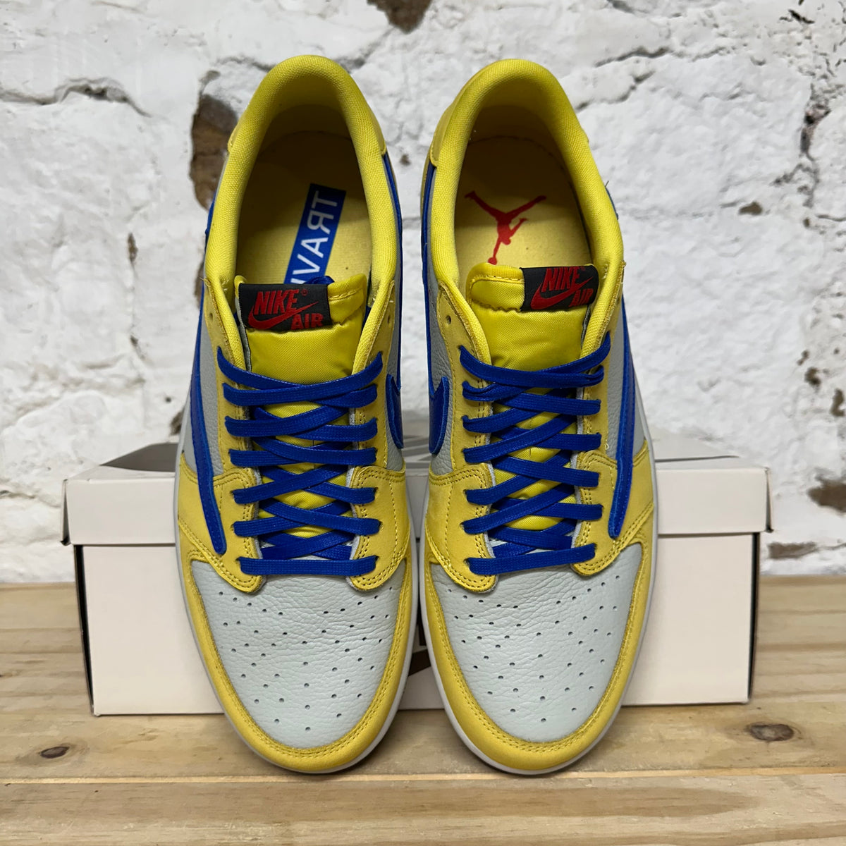 Air Jordan 1 Low Travis Scott Canary Sz 11 (12.5W)