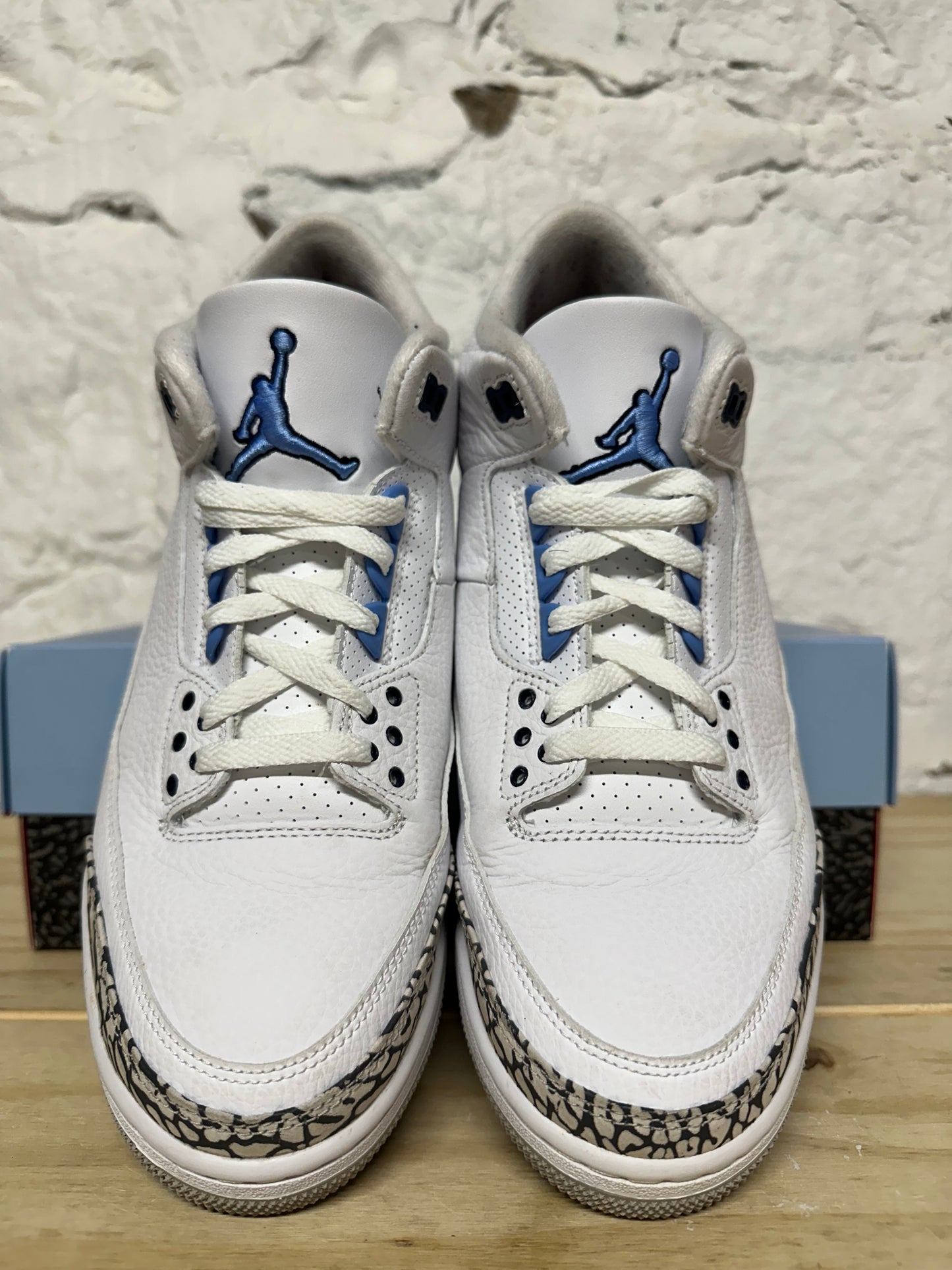 Air Jordan 3 UNC Sz 10