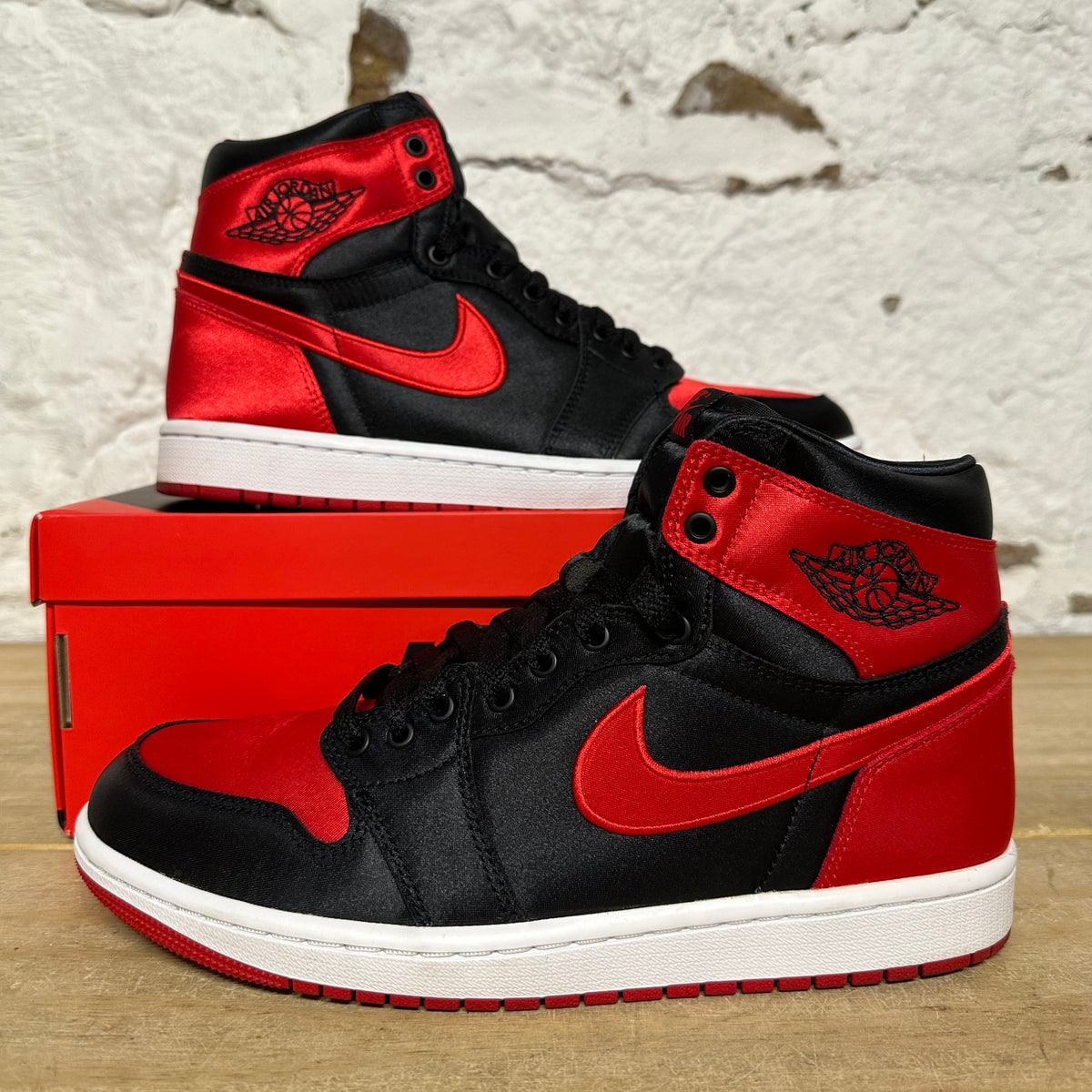 Air Jordan 1 High Satin Bred Sz 8 (9.5W)