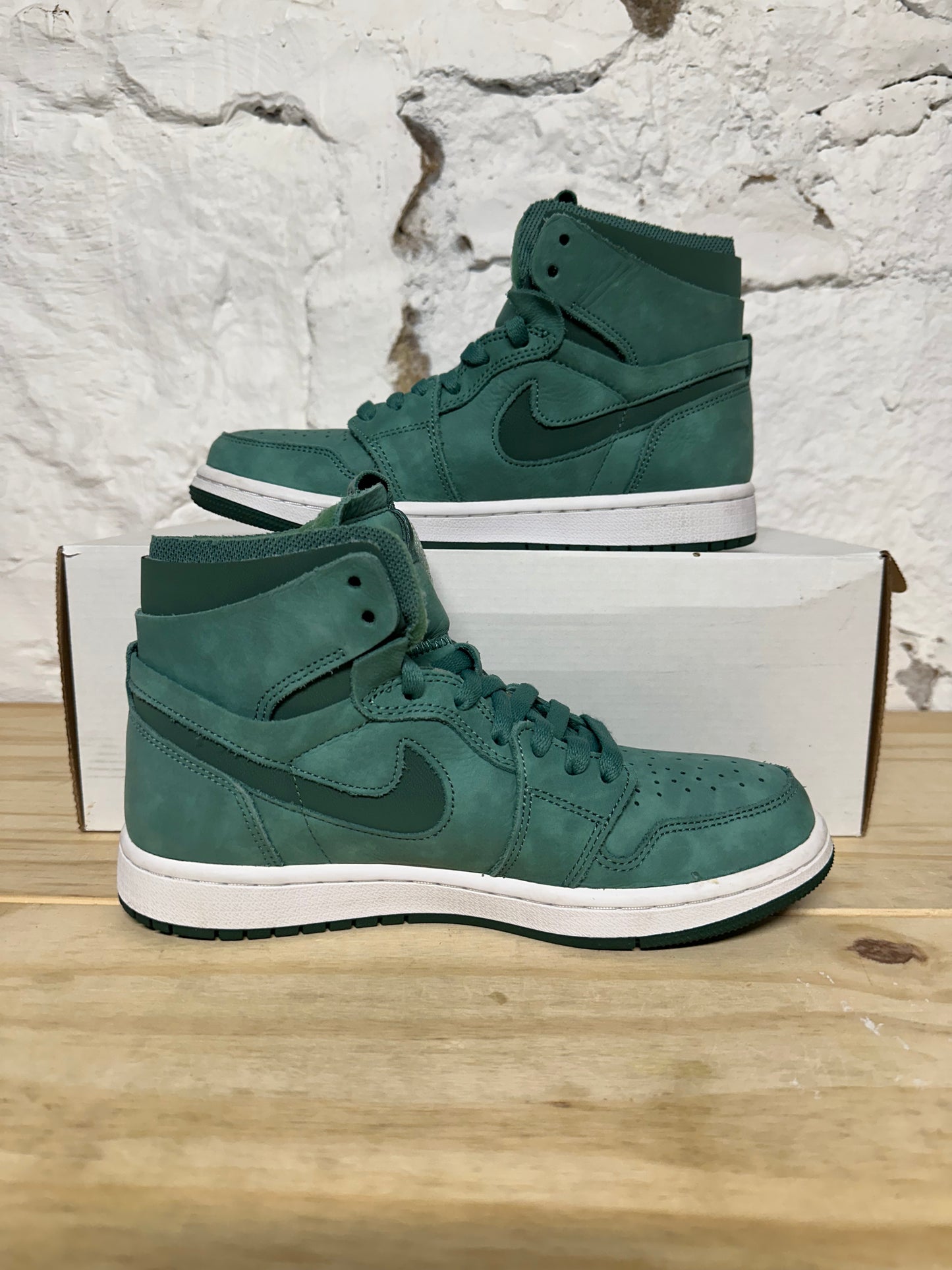 Air Jordan 1 High Zoom CMFT Emerald Green Sz 5.5 (7W)