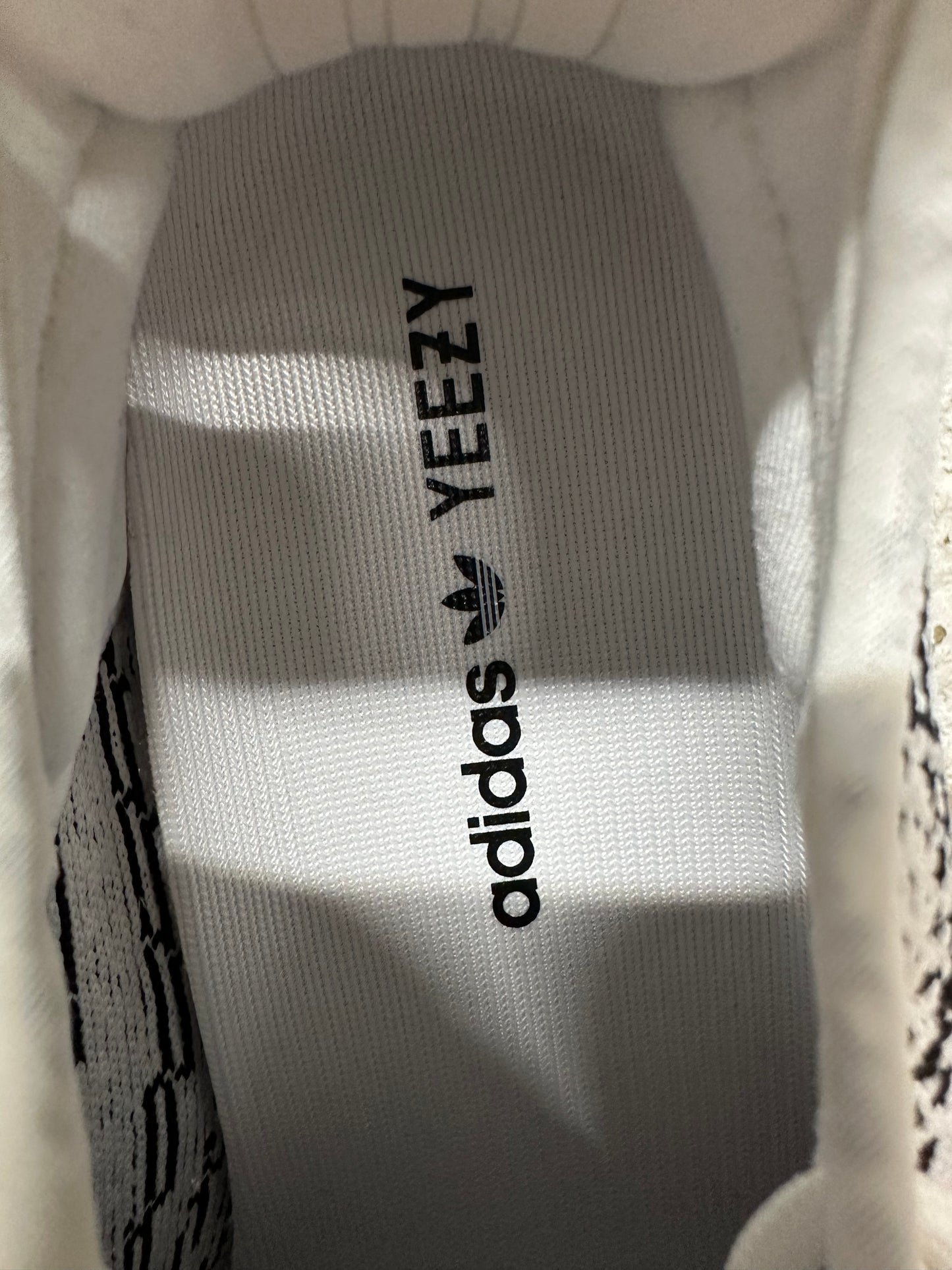 Yeezy 350 V2 Zebra Sz 9 DS