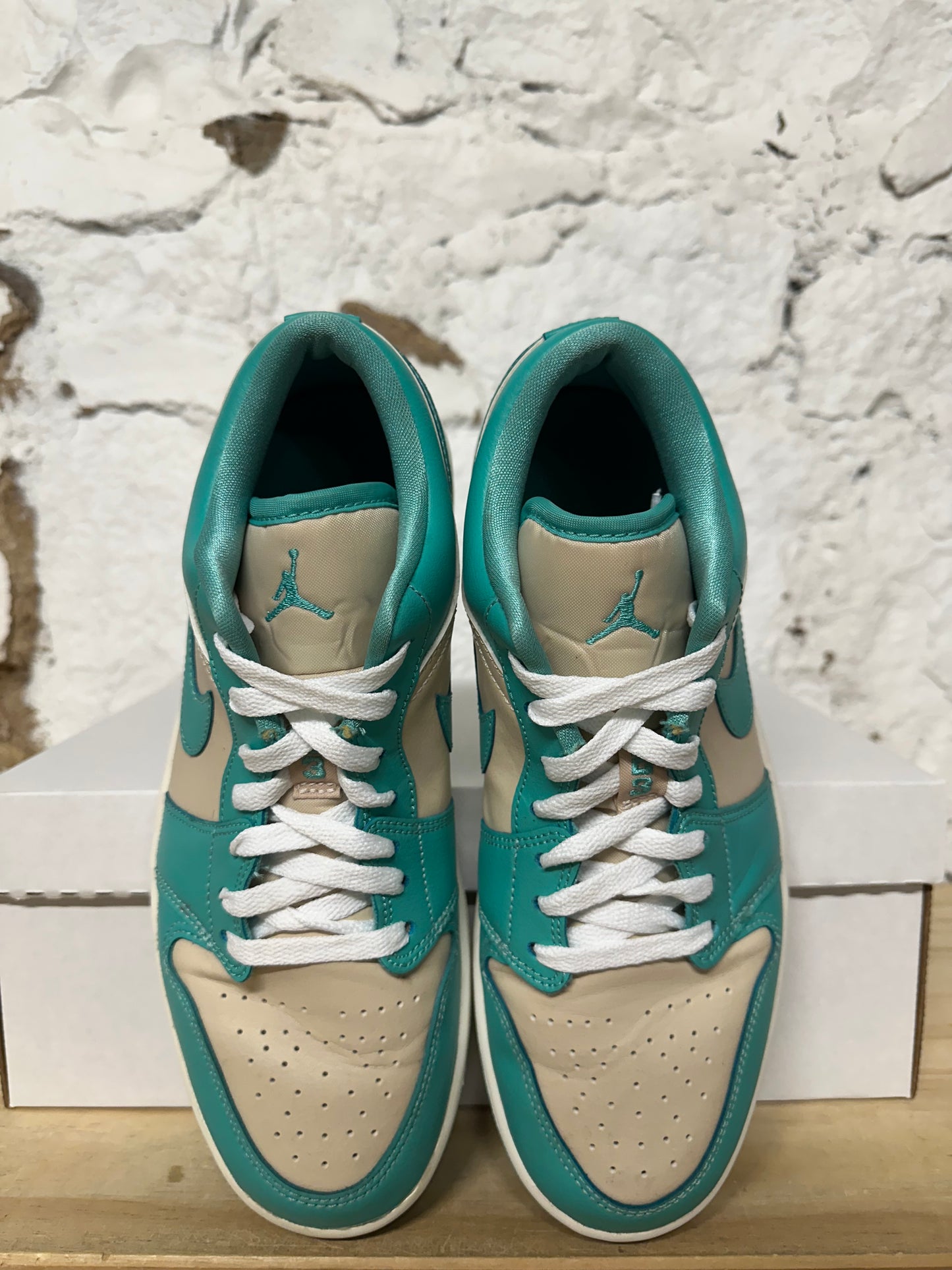 Air Jordan 1 Low Tropical Teal Sz 8.5 (10W)