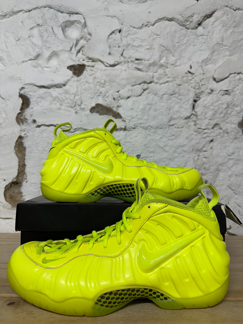 Nike Air Foamposite Pro Volt Sz 10