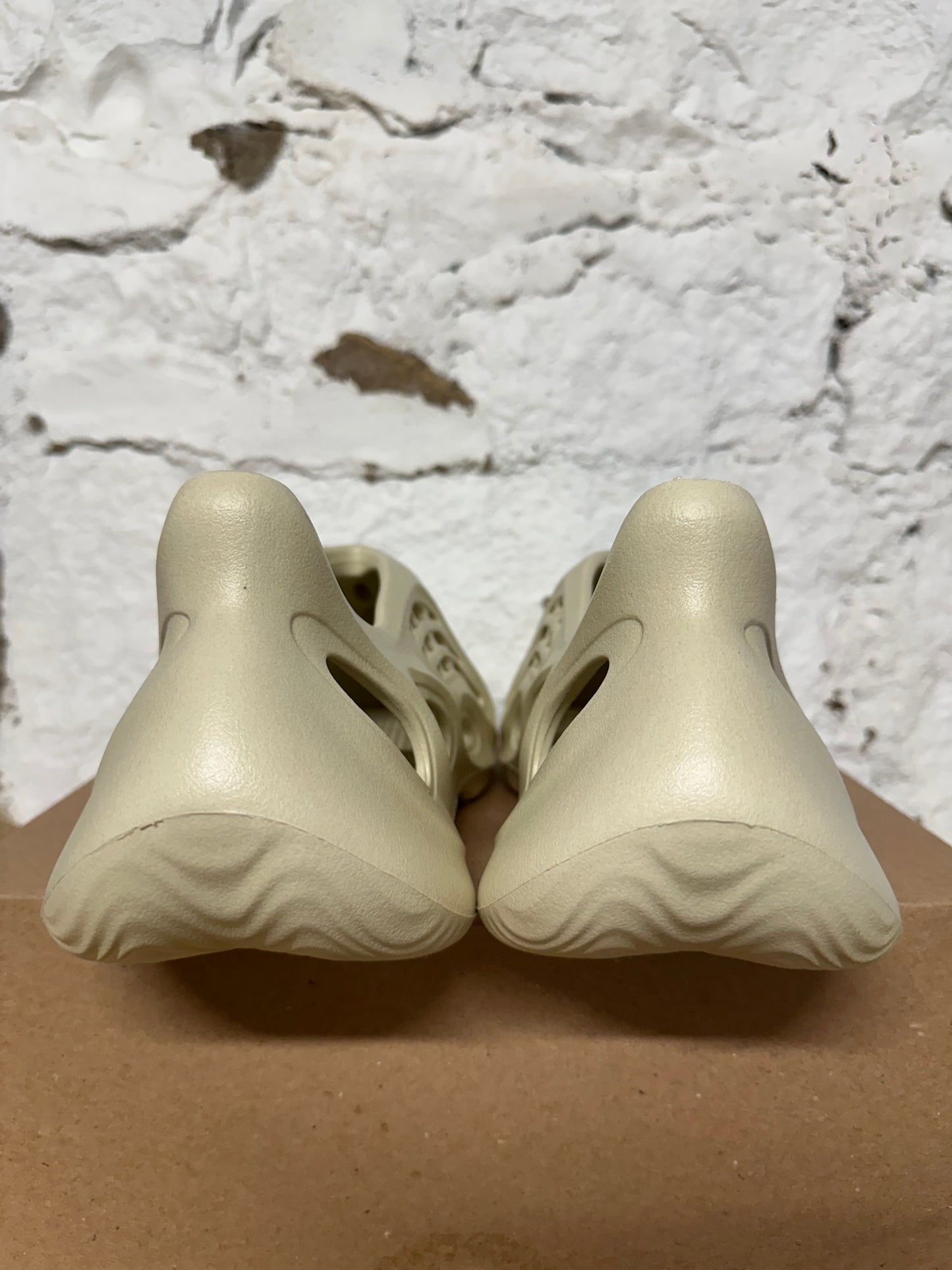 Yeezy Foam RNNR Sand Sz 12 DS
