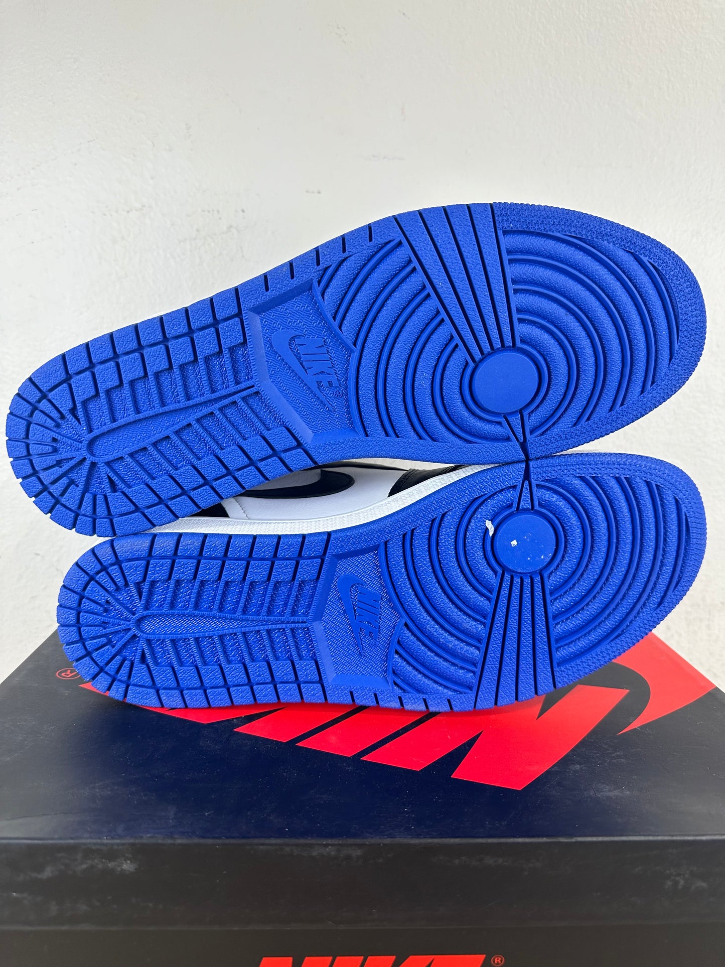 Air Jordan 1 High Royal Toe Sz 11 DS