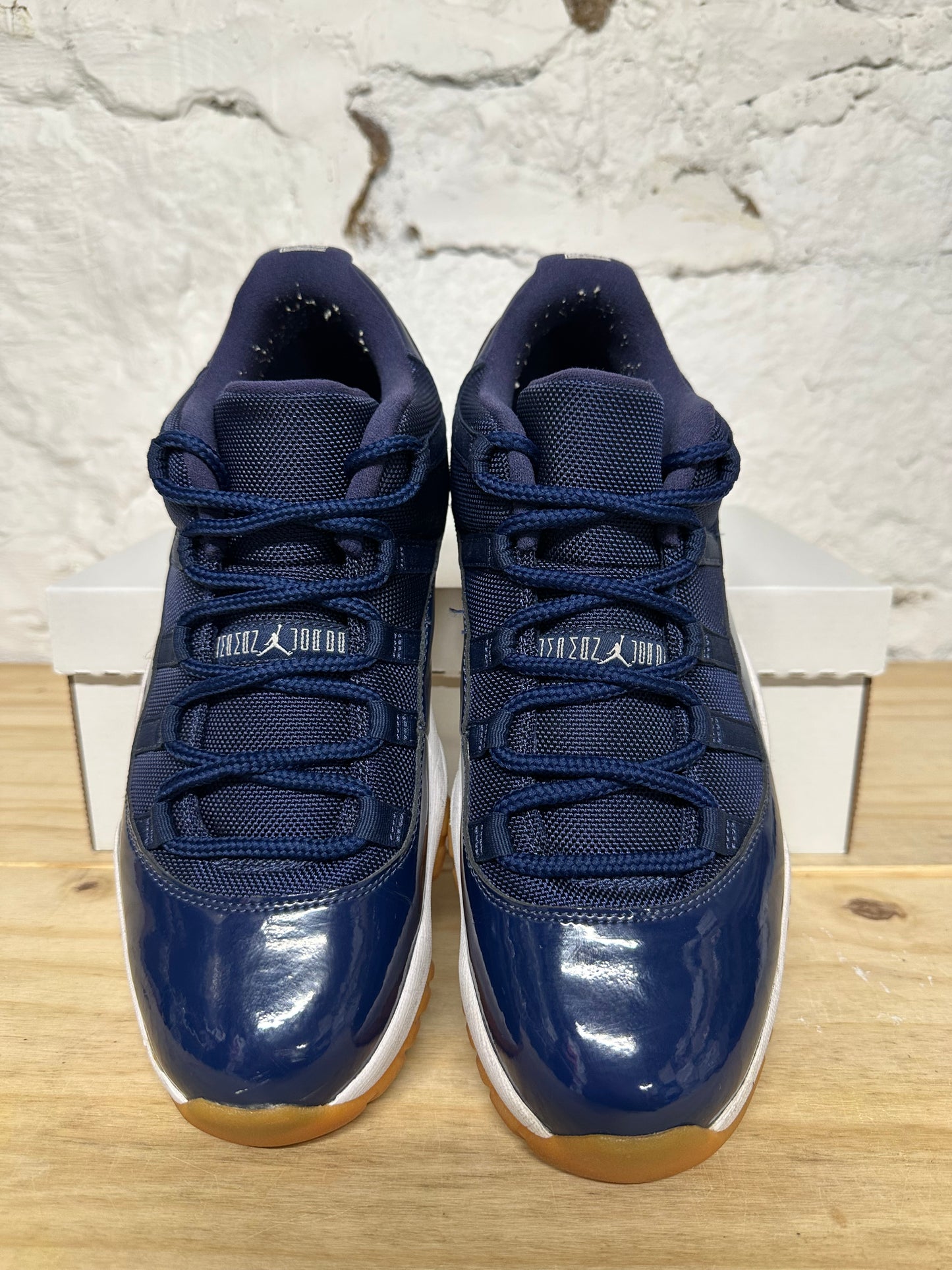 Air Jordan 11 Low Navy Gum Sz 10.5