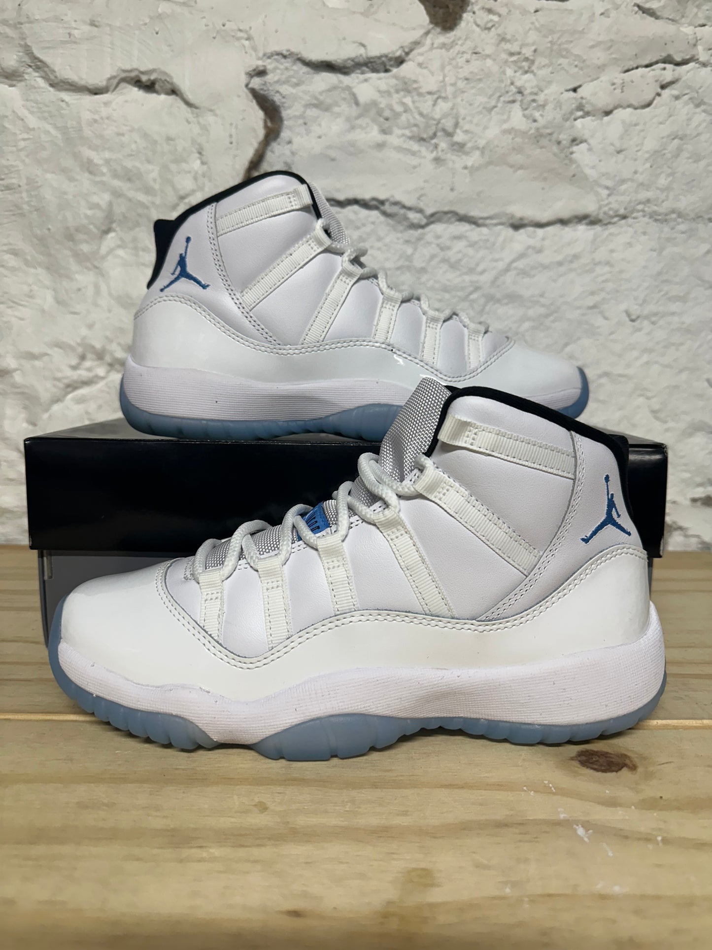 Air Jordan 11 High Legend Blue Sz 7Y
