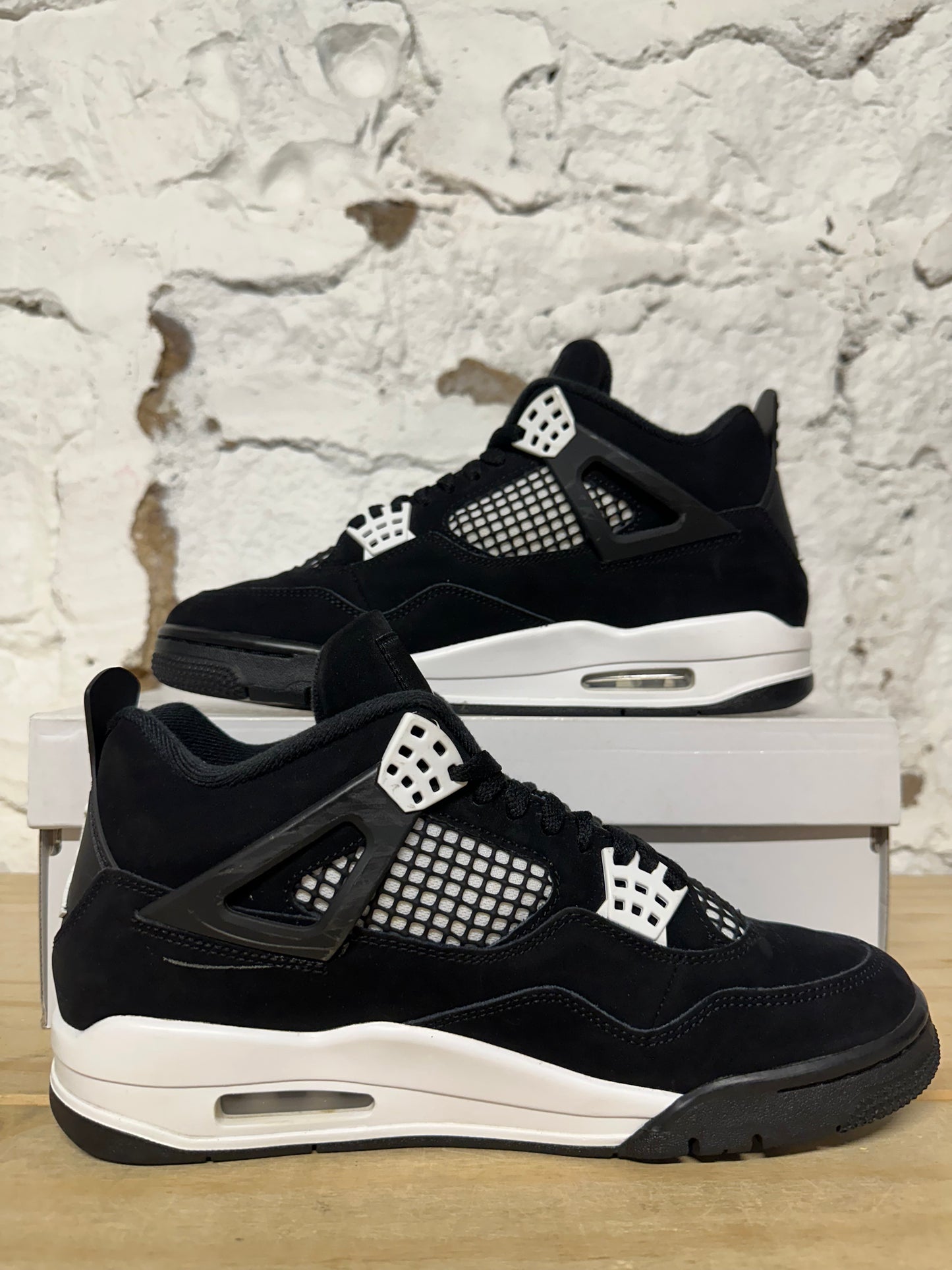 Air Jordan 4 White Thunder Sz 8.5