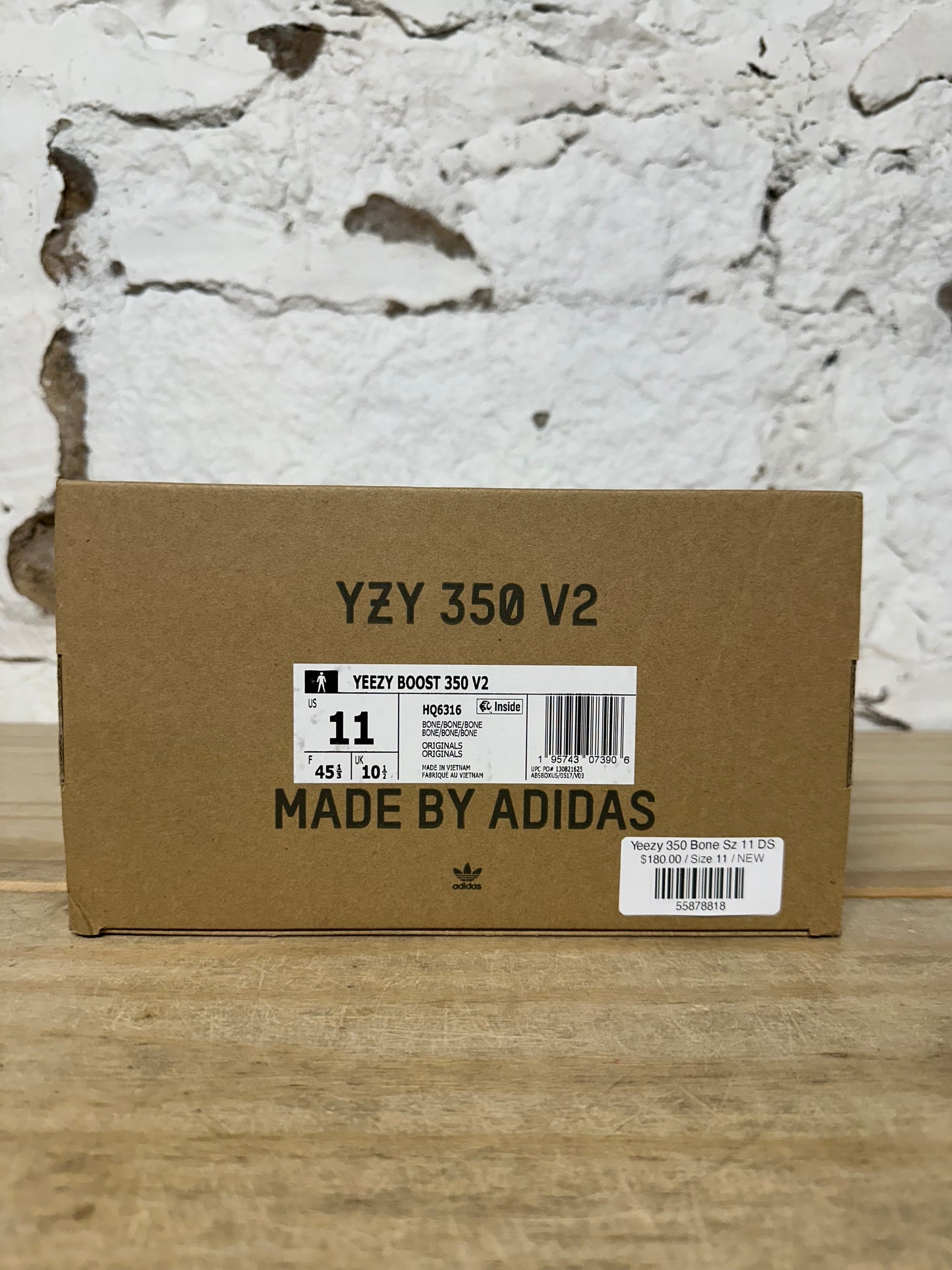 Yeezy 350 V2 Bone Sz 11 DS